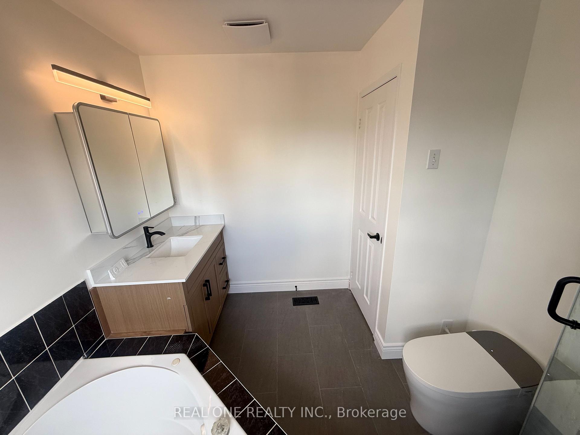 Photo 12 of 93 Brunswick Avenue, Markham, Berczy — HOMEH