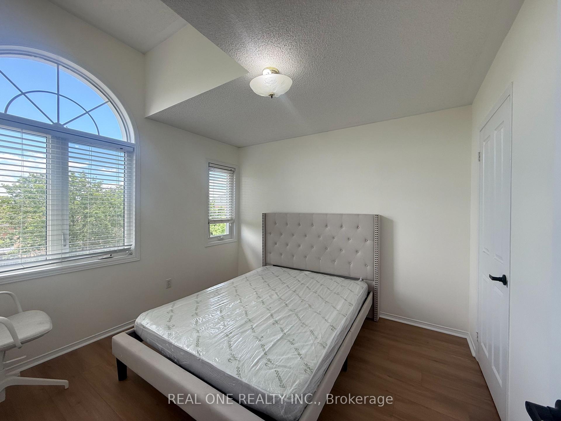 Photo 14 of 93 Brunswick Avenue, Markham, Berczy — HOMEH