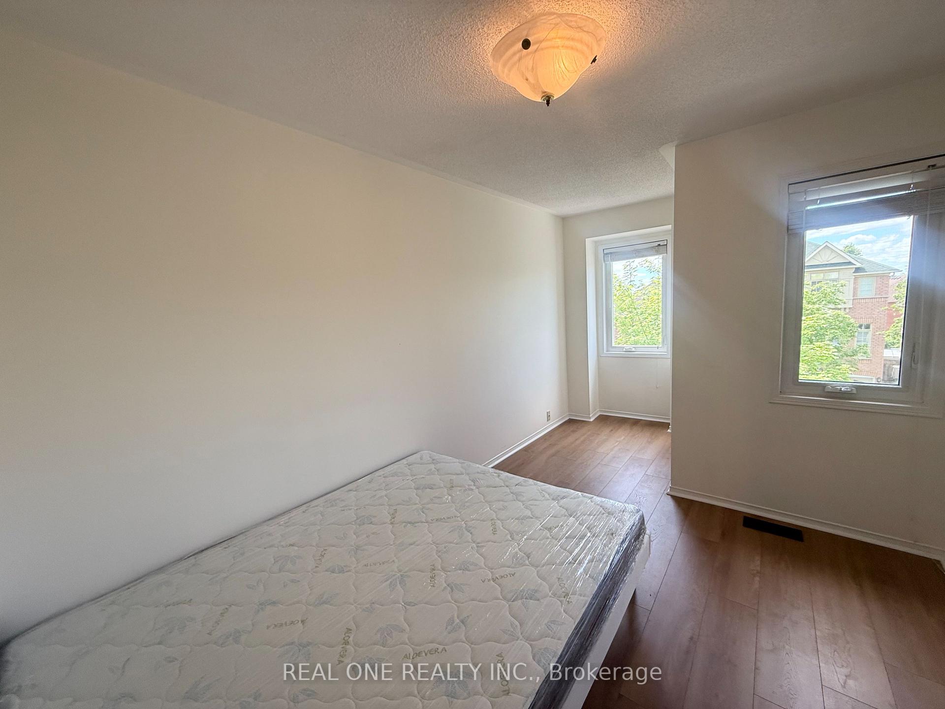 Photo 15 of 93 Brunswick Avenue, Markham, Berczy — HOMEH