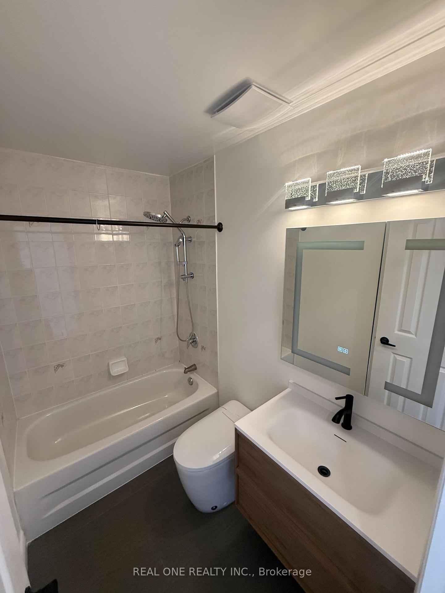 Photo 16 of 93 Brunswick Avenue, Markham, Berczy — HOMEH