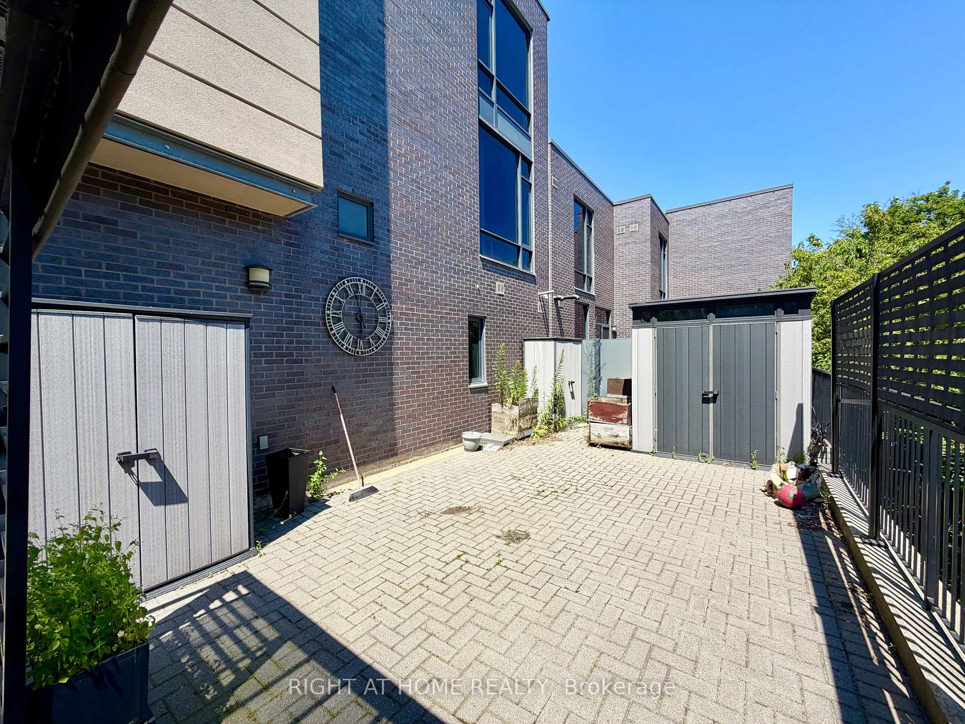 Photo 6 of Unit 1, 15 Valhalla Inn, Etobicoke, Islington-City Centre West — HOMEH