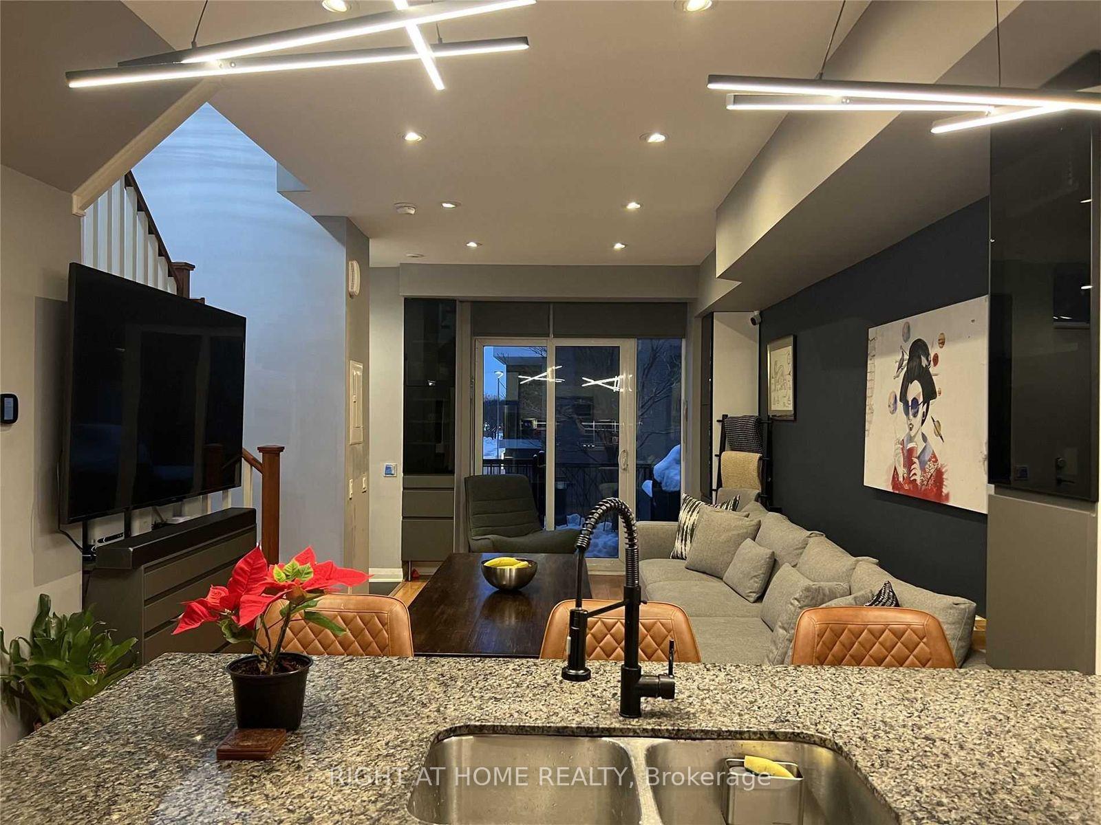 Photo 10 of Unit 1, 15 Valhalla Inn, Etobicoke, Islington-City Centre West — HOMEH