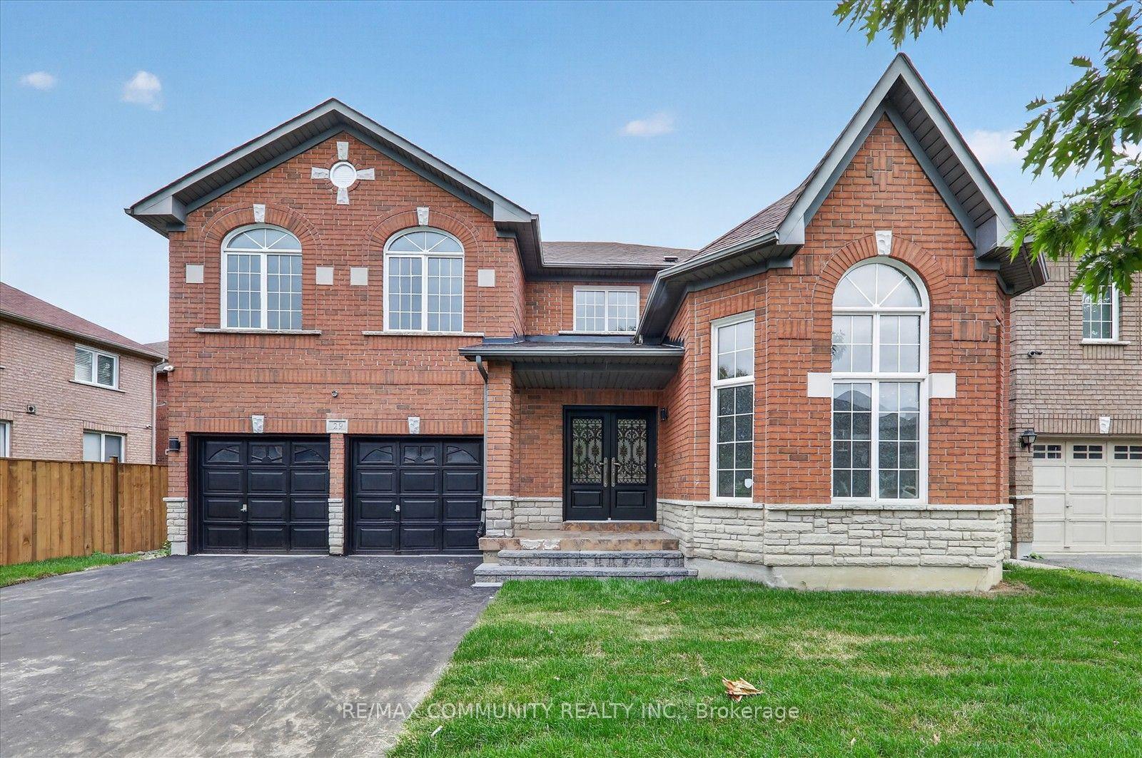 Front of 29 River Forest Street W