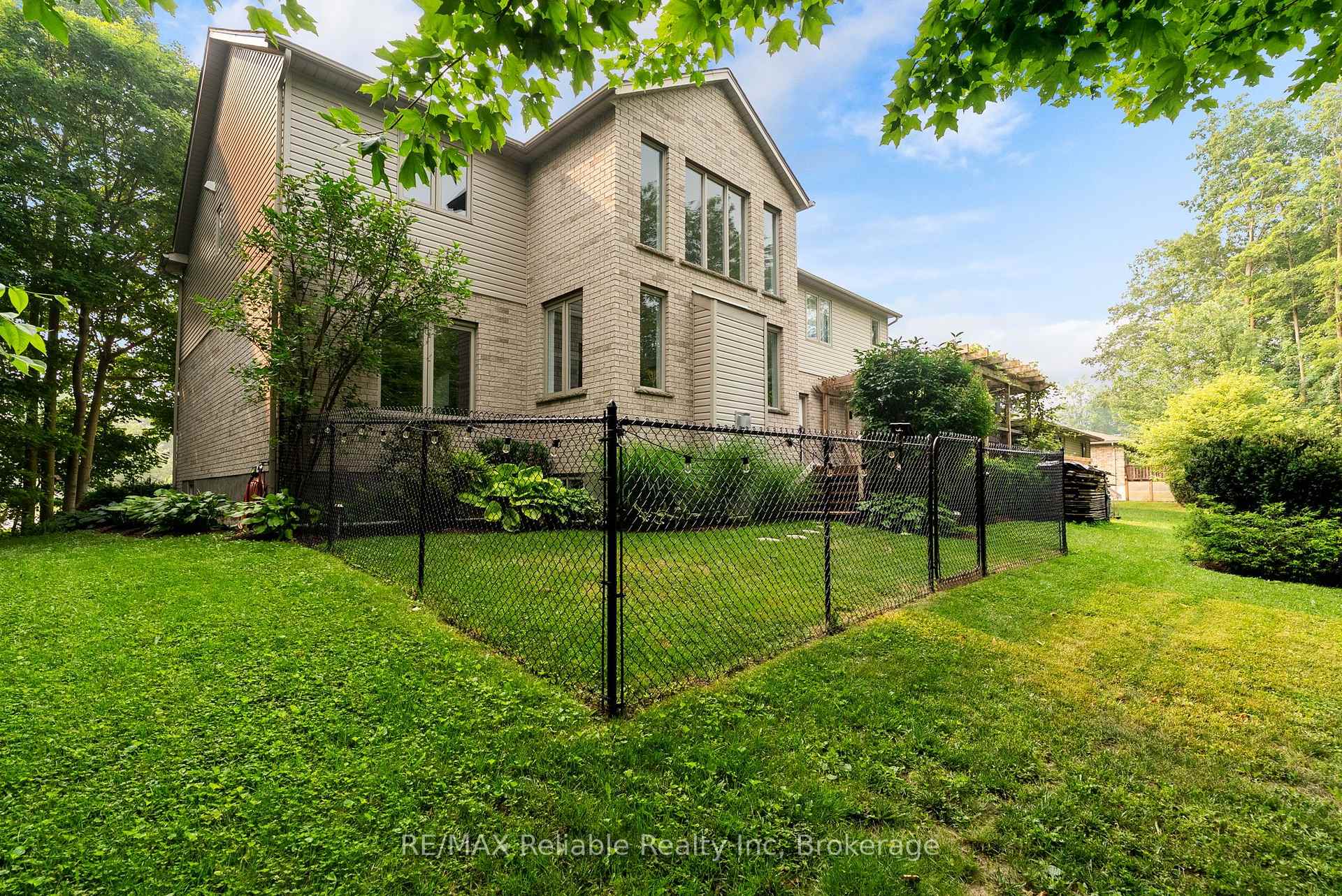 Photo 42 of 77 West Street, Huron East, Seaforth — HOMEH