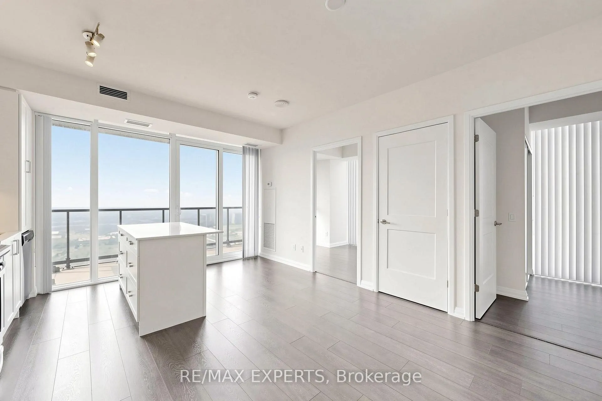 Photo 6 of Unit 3506, 7895 Jane Street, Vaughan, Concord — HOMEH