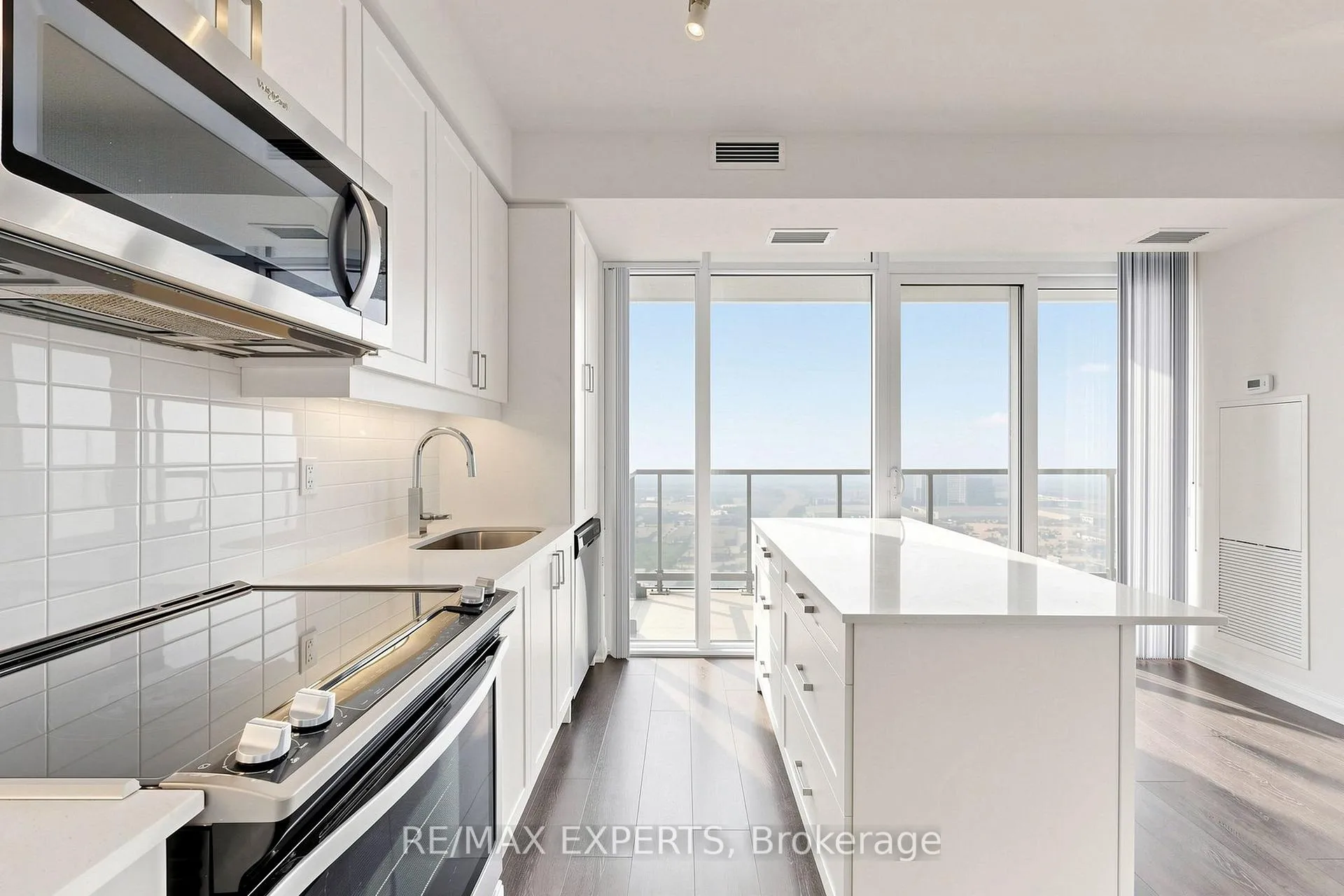 Photo 7 of Unit 3506, 7895 Jane Street, Vaughan, Concord — HOMEH