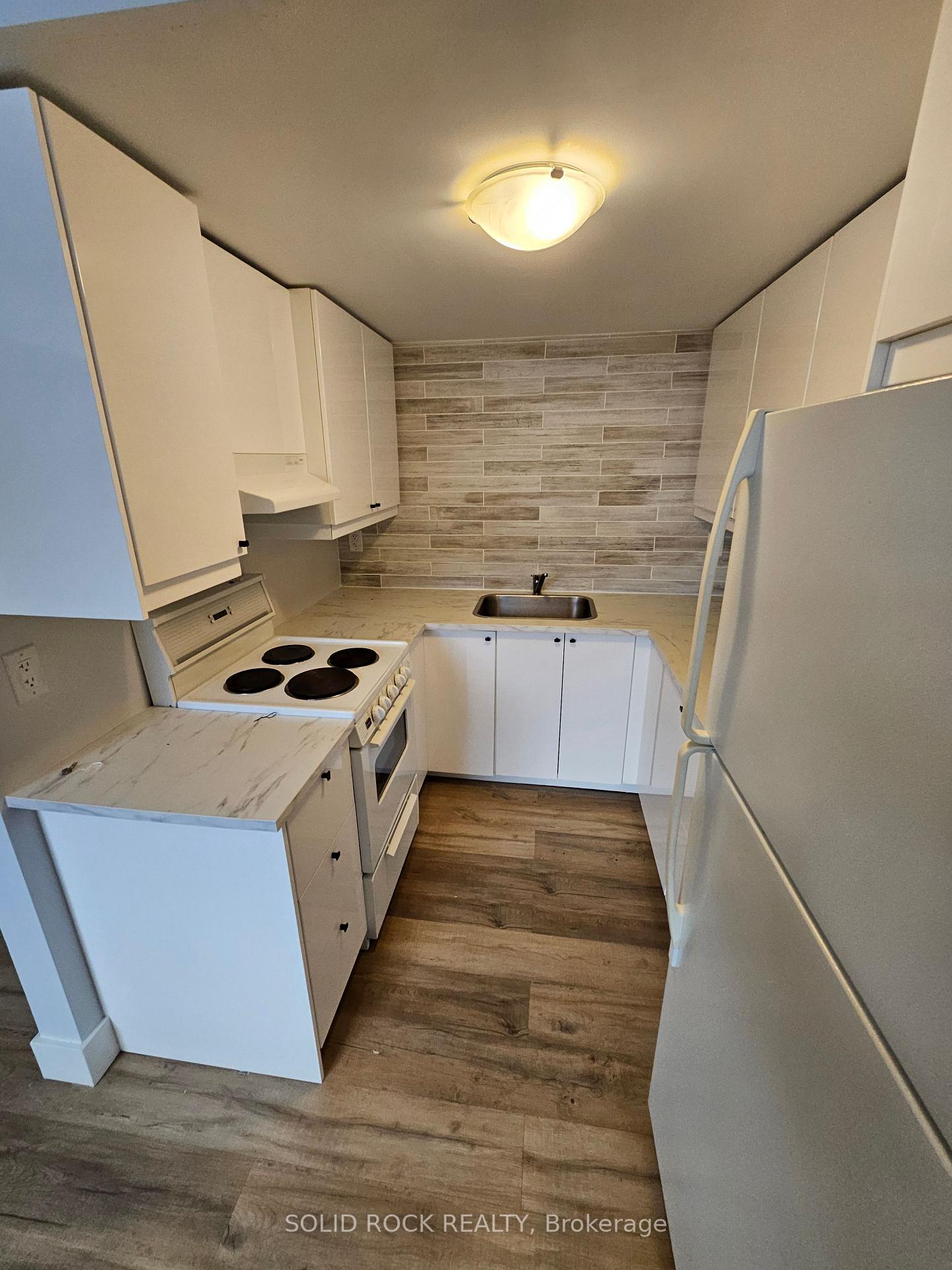 Photo 12 of 846 Alpine Avenue, Ottawa, Queensway Terrace North — HOMEH