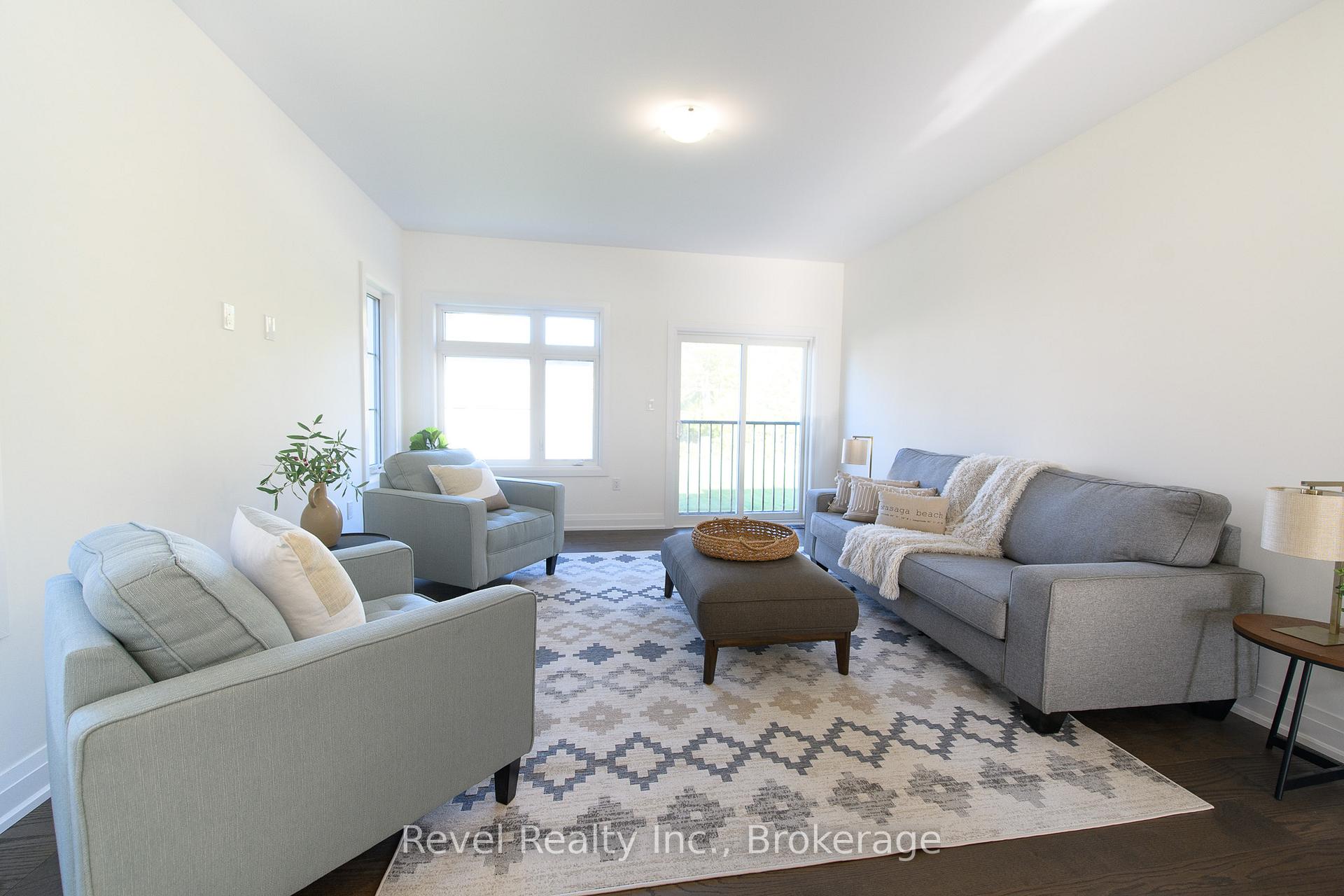 Photo 3 of 43 Joanne Crescent, Wasaga Beach — HOMEH