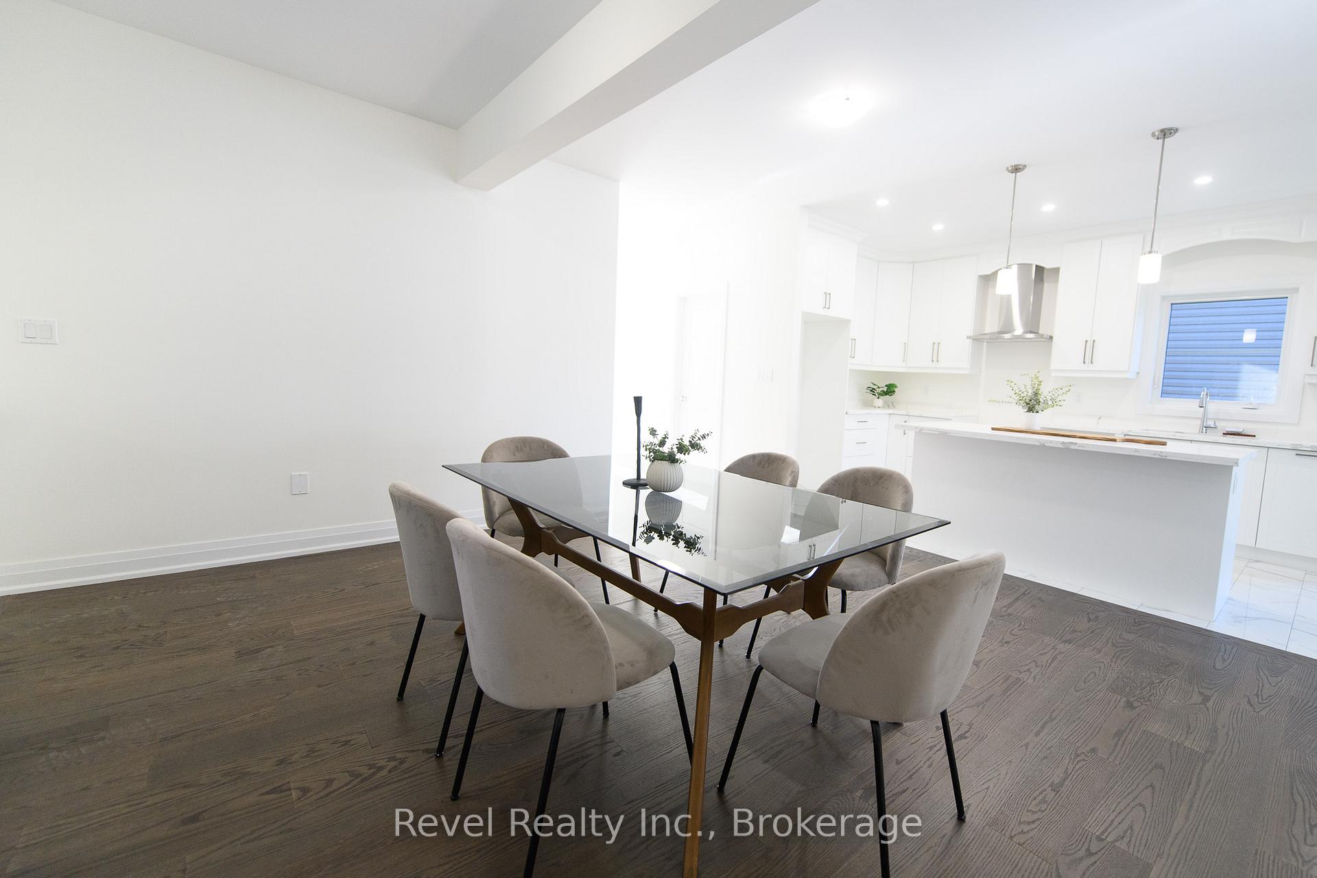Photo 5 of 43 Joanne Crescent, Wasaga Beach — HOMEH