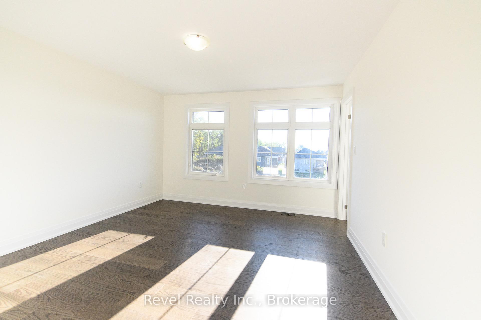 Photo 9 of 43 Joanne Crescent, Wasaga Beach — HOMEH