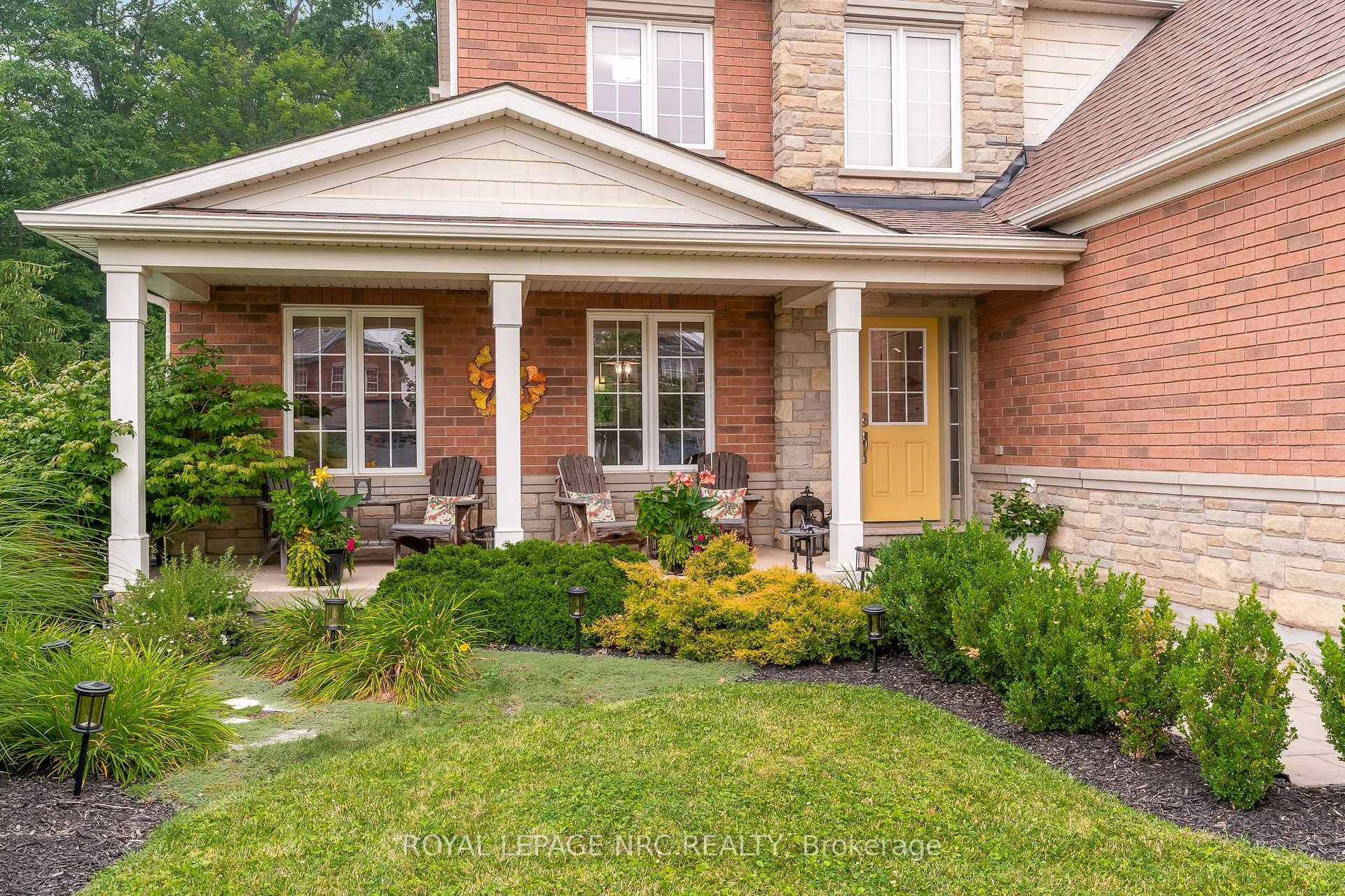 Photo 3 of 6697 St. Michael Drive, Niagara Falls, Forestview — HOMEH