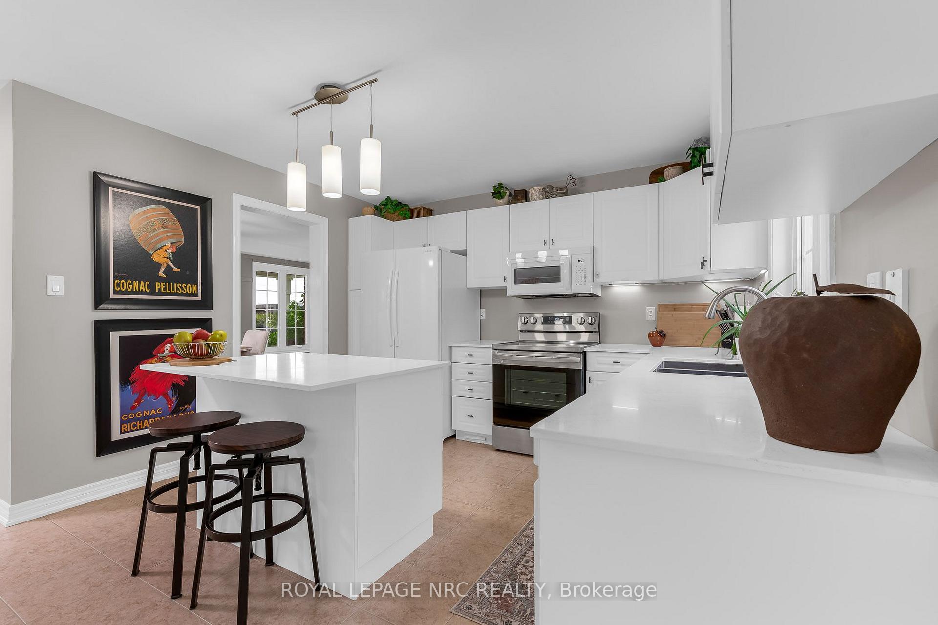 Photo 9 of 6697 St. Michael Drive, Niagara Falls, Forestview — HOMEH