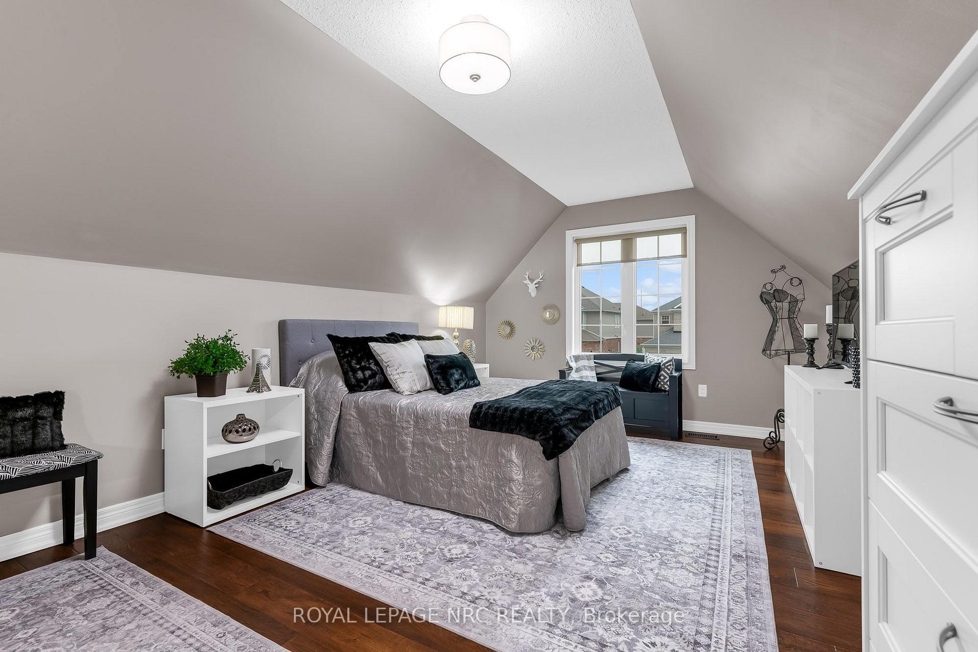 Photo 17 of 6697 St. Michael Drive, Niagara Falls, Forestview — HOMEH