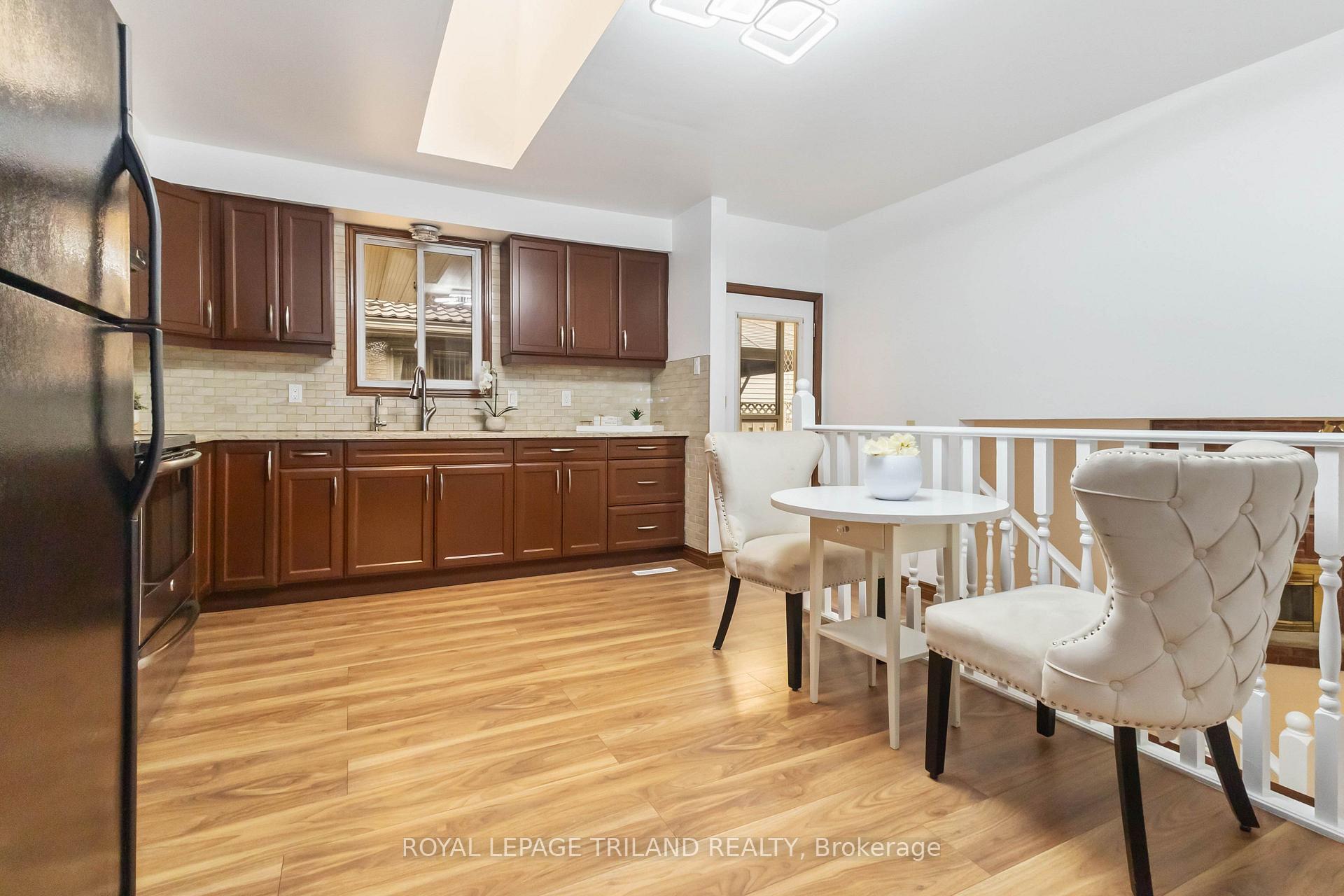 Photo 5 of 954 Chippewa Drive, London, East D — HOMEH