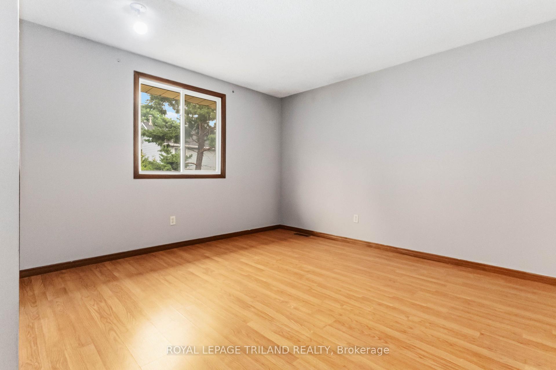 Photo 15 of 954 Chippewa Drive, London, East D — HOMEH