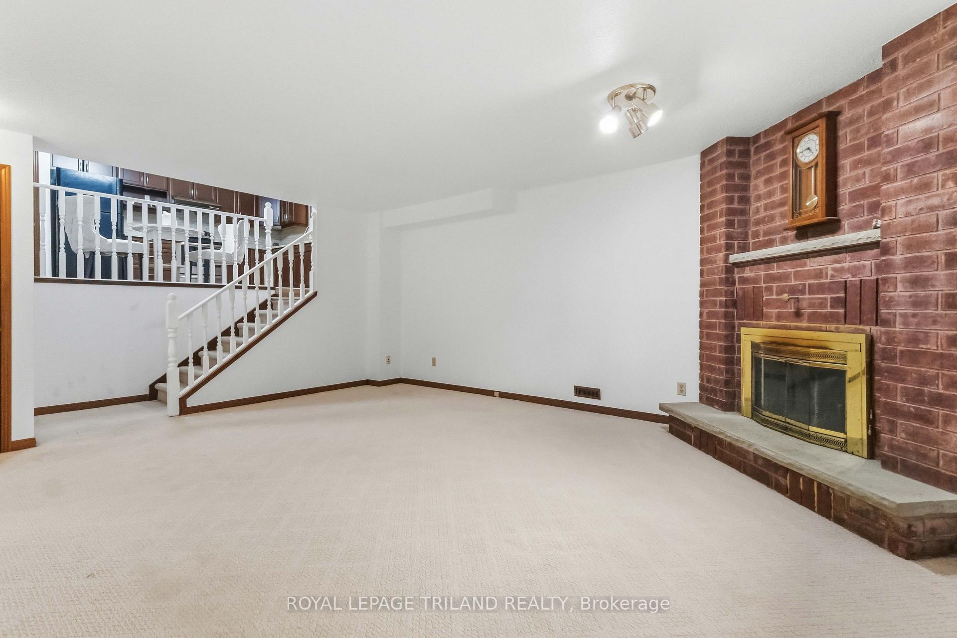 Photo 20 of 954 Chippewa Drive, London, East D — HOMEH