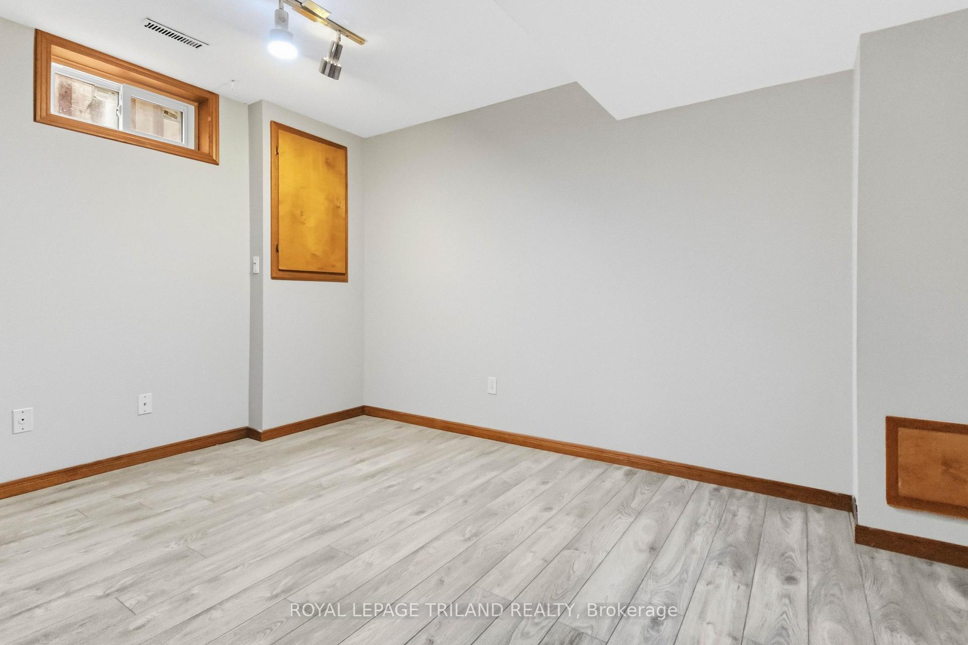 Photo 27 of 954 Chippewa Drive, London, East D — HOMEH