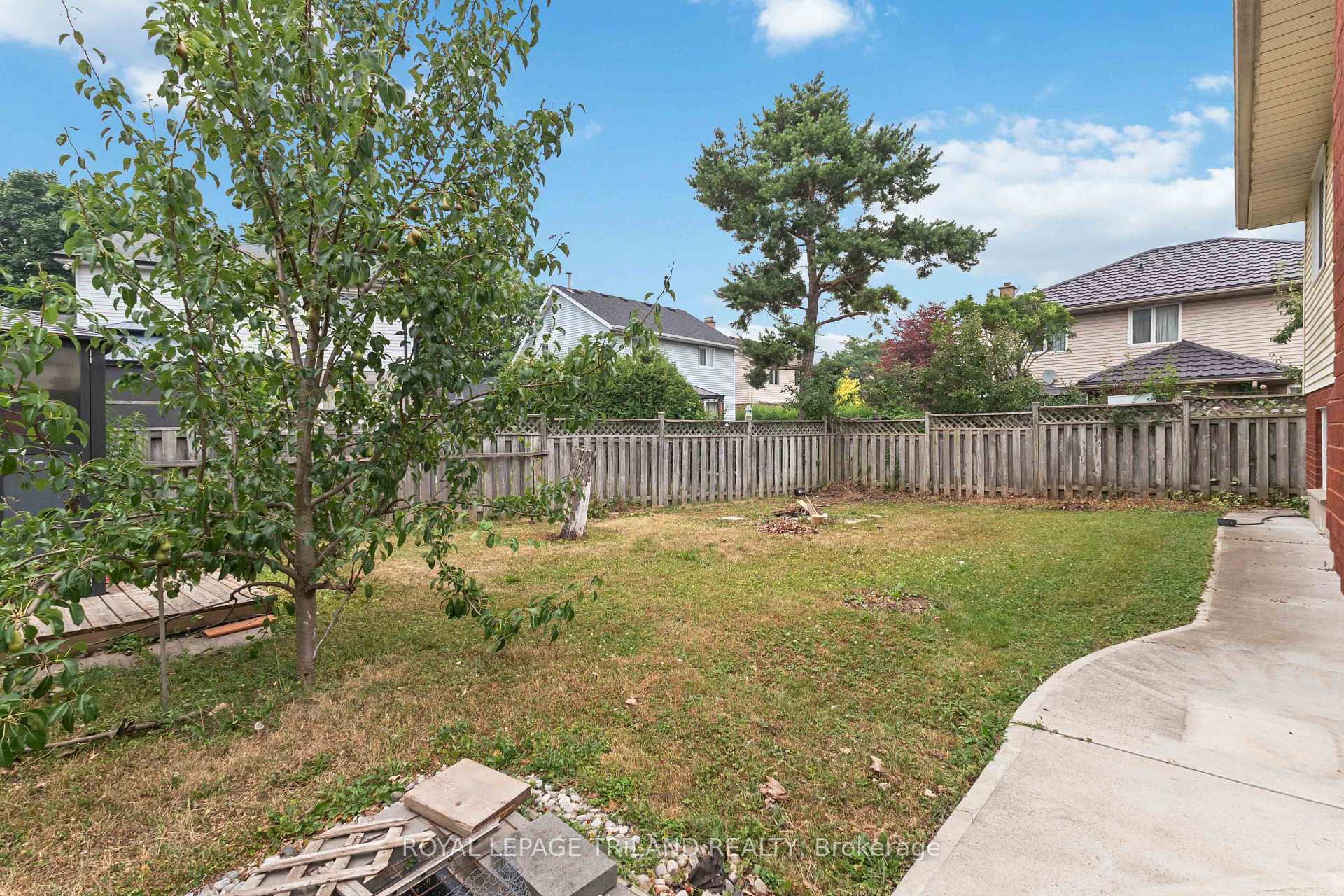 Photo 31 of 954 Chippewa Drive, London, East D — HOMEH