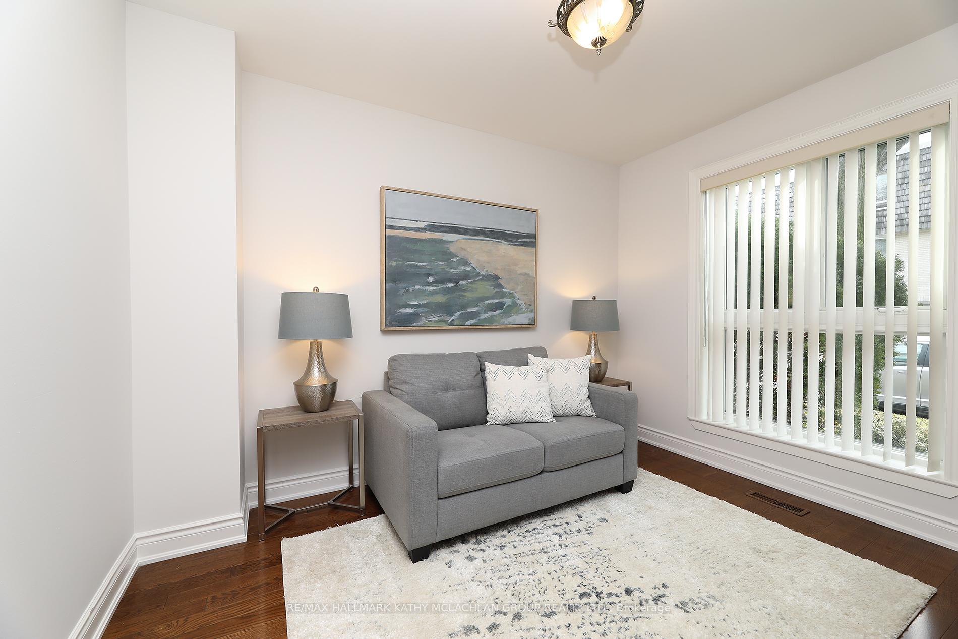 Photo 3 of 38 Crimson Millway, North York, St. Andrew-Windfields — HOMEH