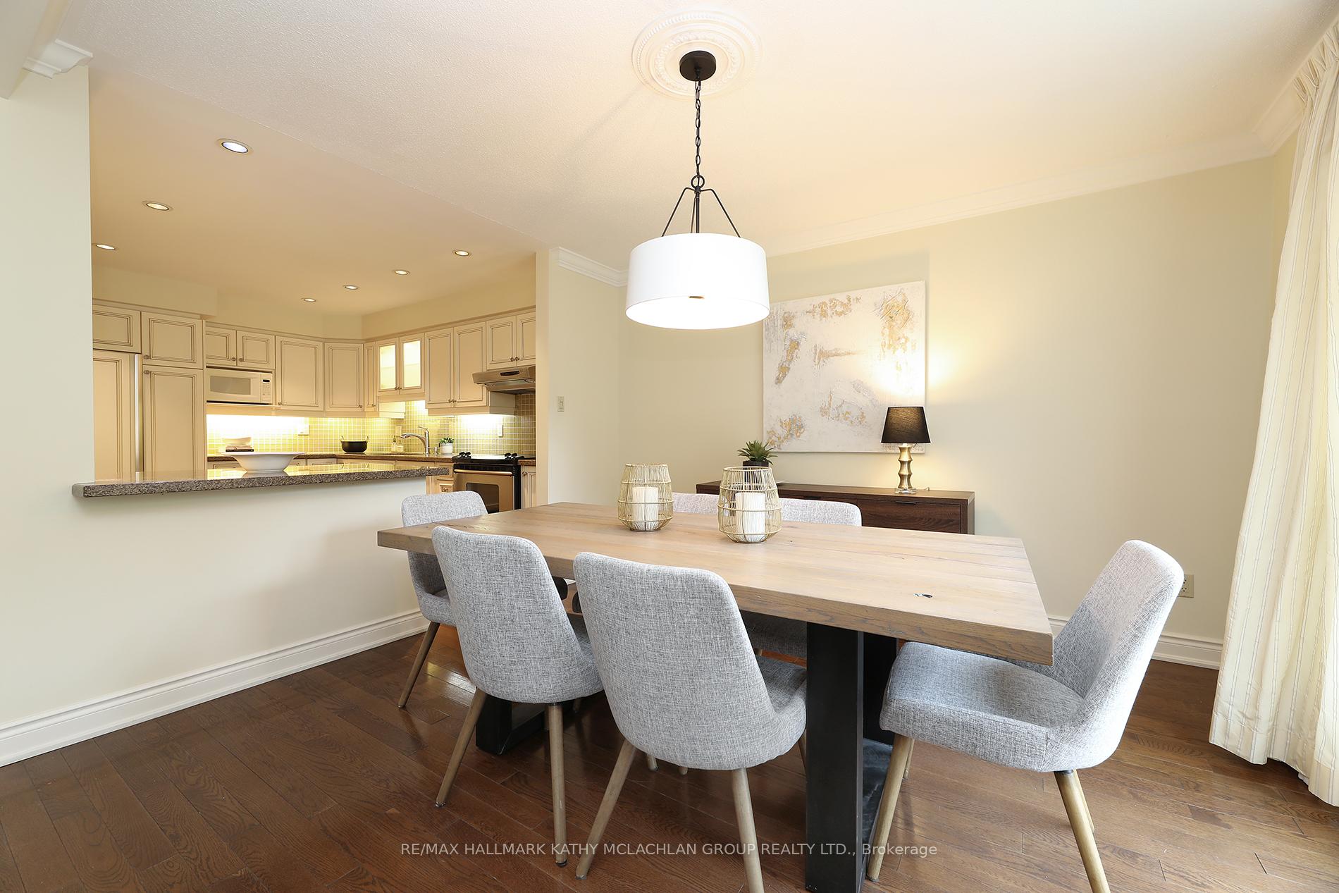Photo 10 of 38 Crimson Millway, North York, St. Andrew-Windfields — HOMEH