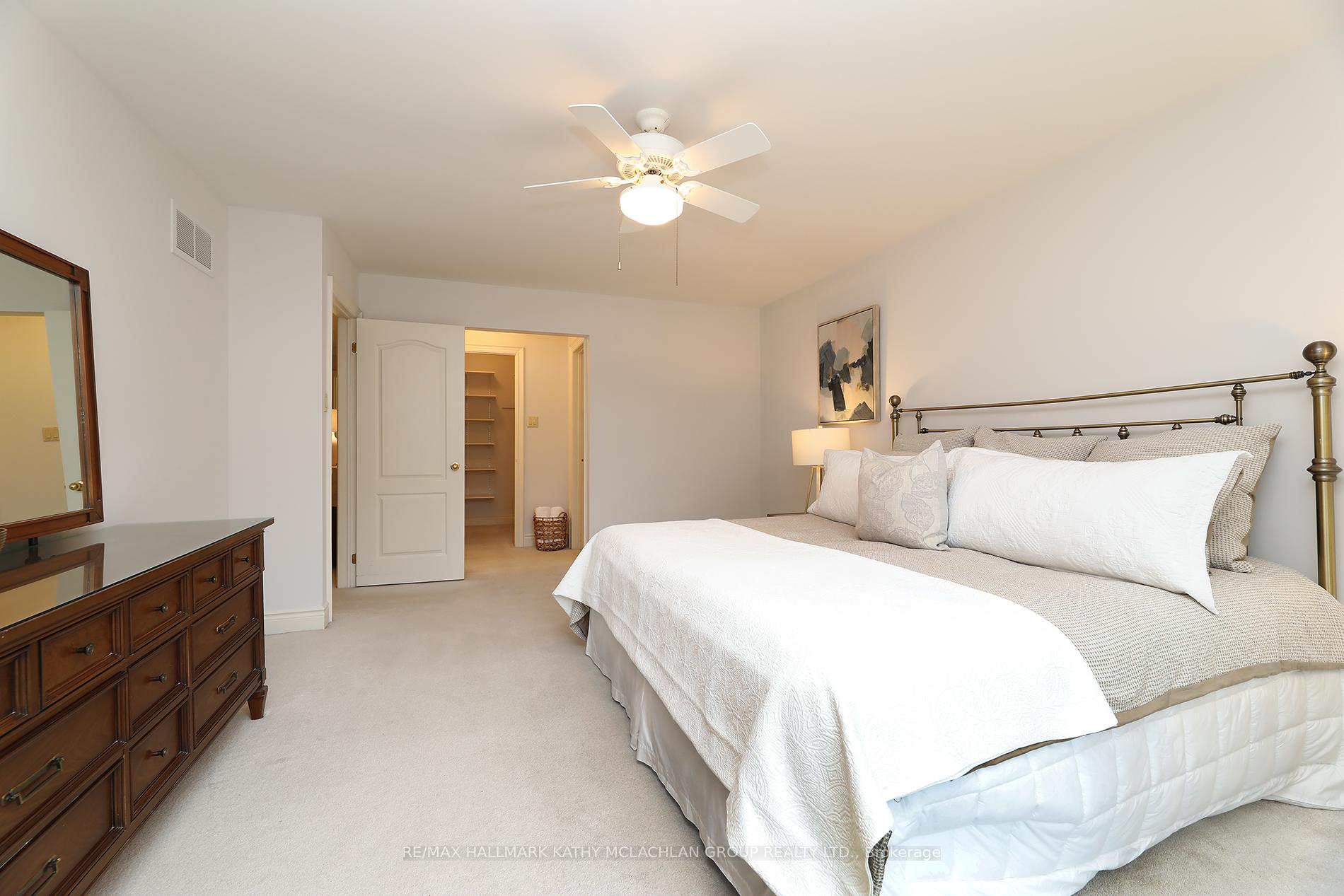 Photo 16 of 38 Crimson Millway, North York, St. Andrew-Windfields — HOMEH