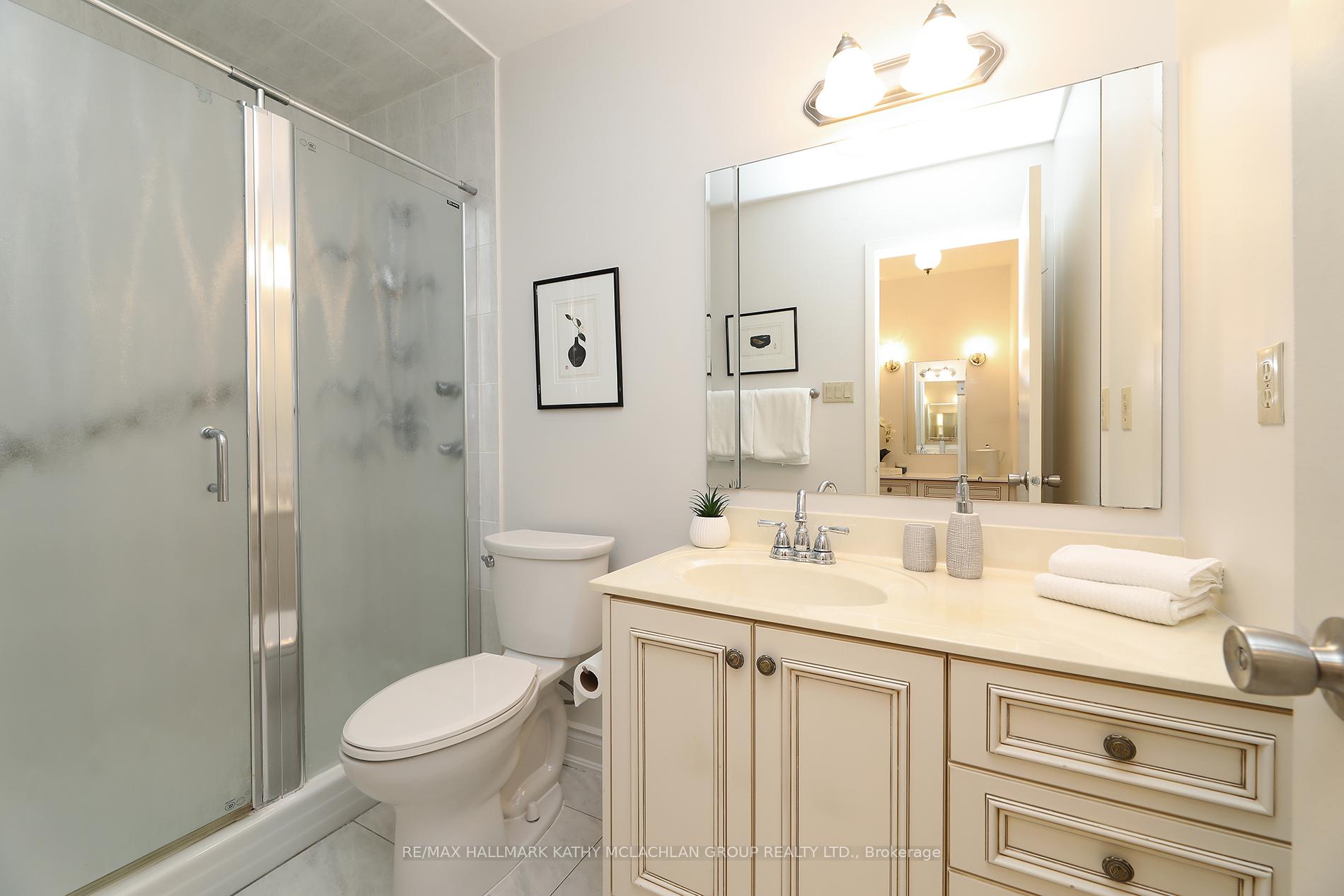 Photo 18 of 38 Crimson Millway, North York, St. Andrew-Windfields — HOMEH