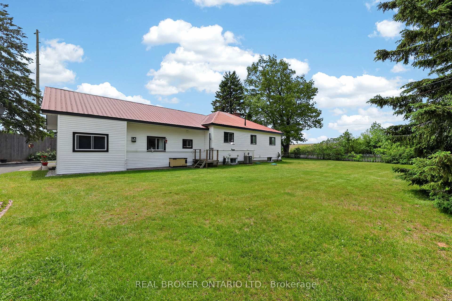 Photo 5 of 4675 Uhthoff Line, Oro-Medonte, Rural Oro-Medonte — HOMEH