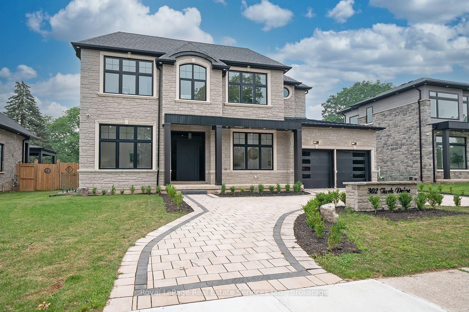 Photo 1 of 302 Tuck Drive, Burlington, Shoreacres — HOMEH