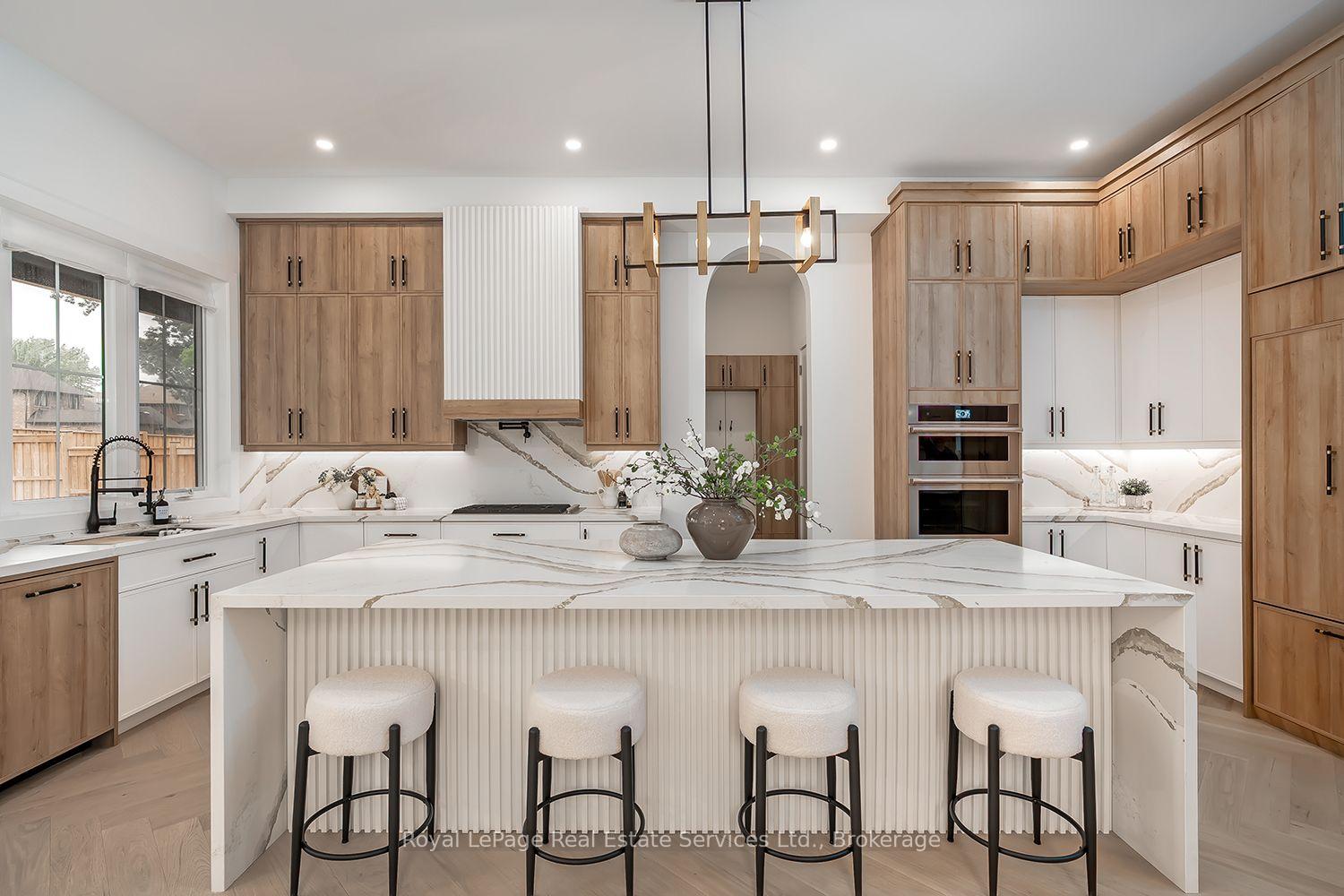 Photo 12 of 302 Tuck Drive, Burlington, Shoreacres — HOMEH