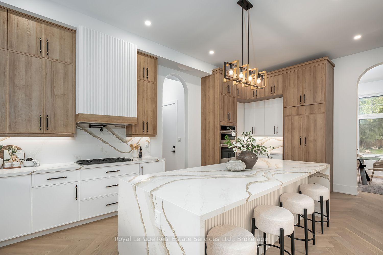Photo 13 of 302 Tuck Drive, Burlington, Shoreacres — HOMEH