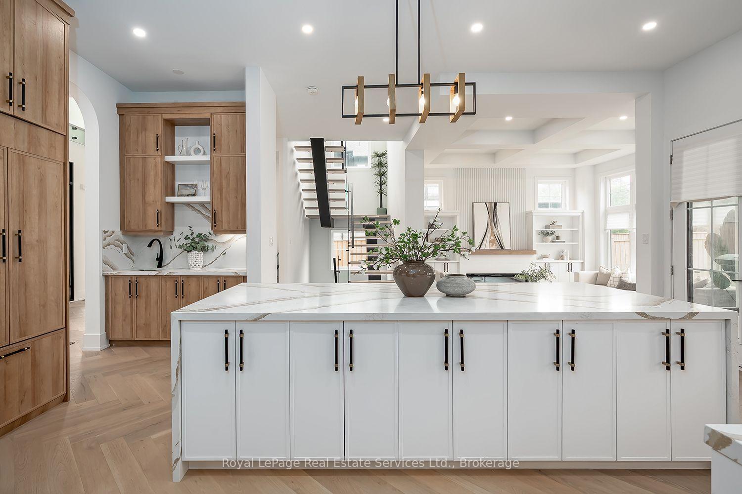 Photo 16 of 302 Tuck Drive, Burlington, Shoreacres — HOMEH