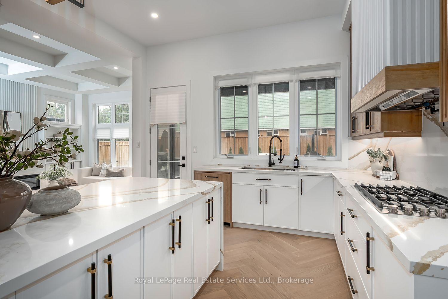 Photo 17 of 302 Tuck Drive, Burlington, Shoreacres — HOMEH