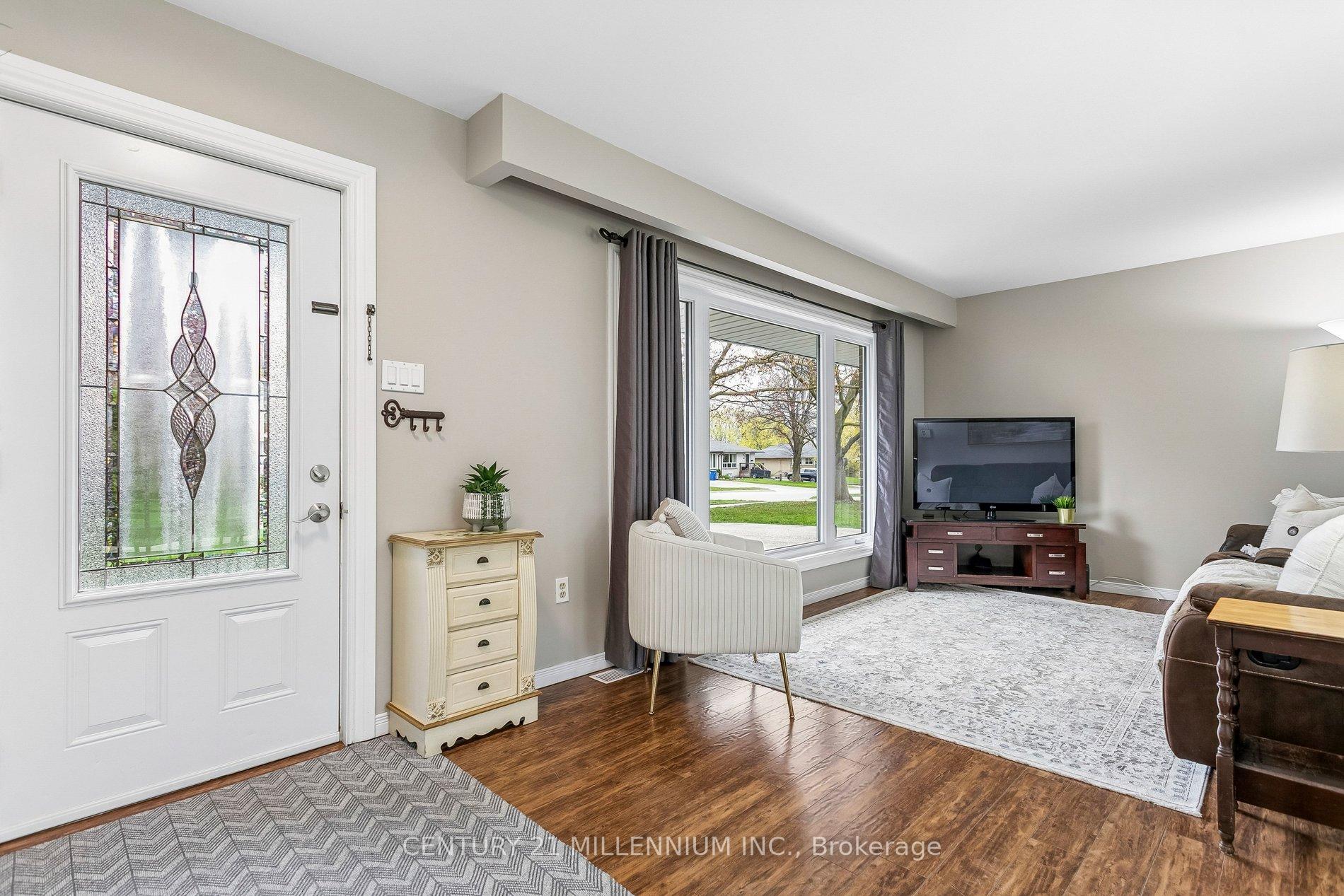 Photo 6 of 86 Dawson Road, Orangeville — HOMEH