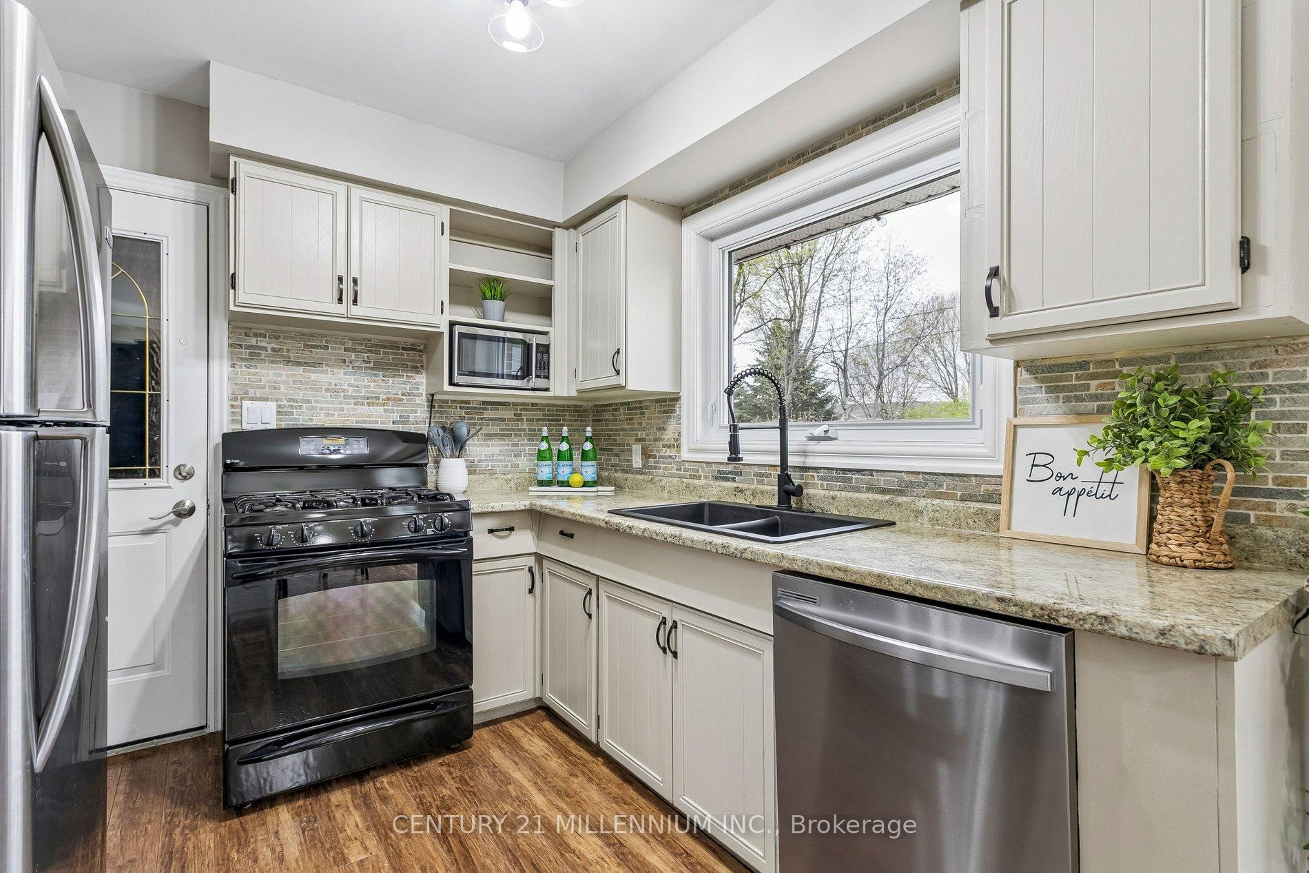 Photo 18 of 86 Dawson Road, Orangeville — HOMEH
