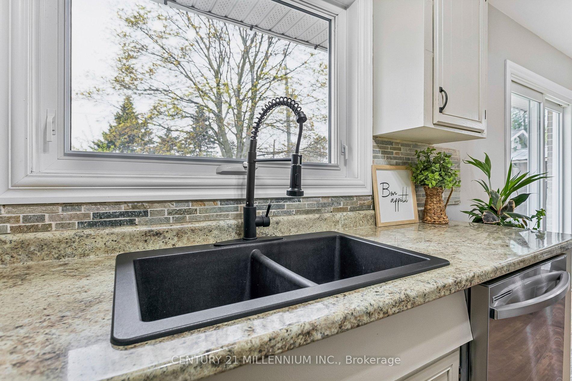 Photo 19 of 86 Dawson Road, Orangeville — HOMEH