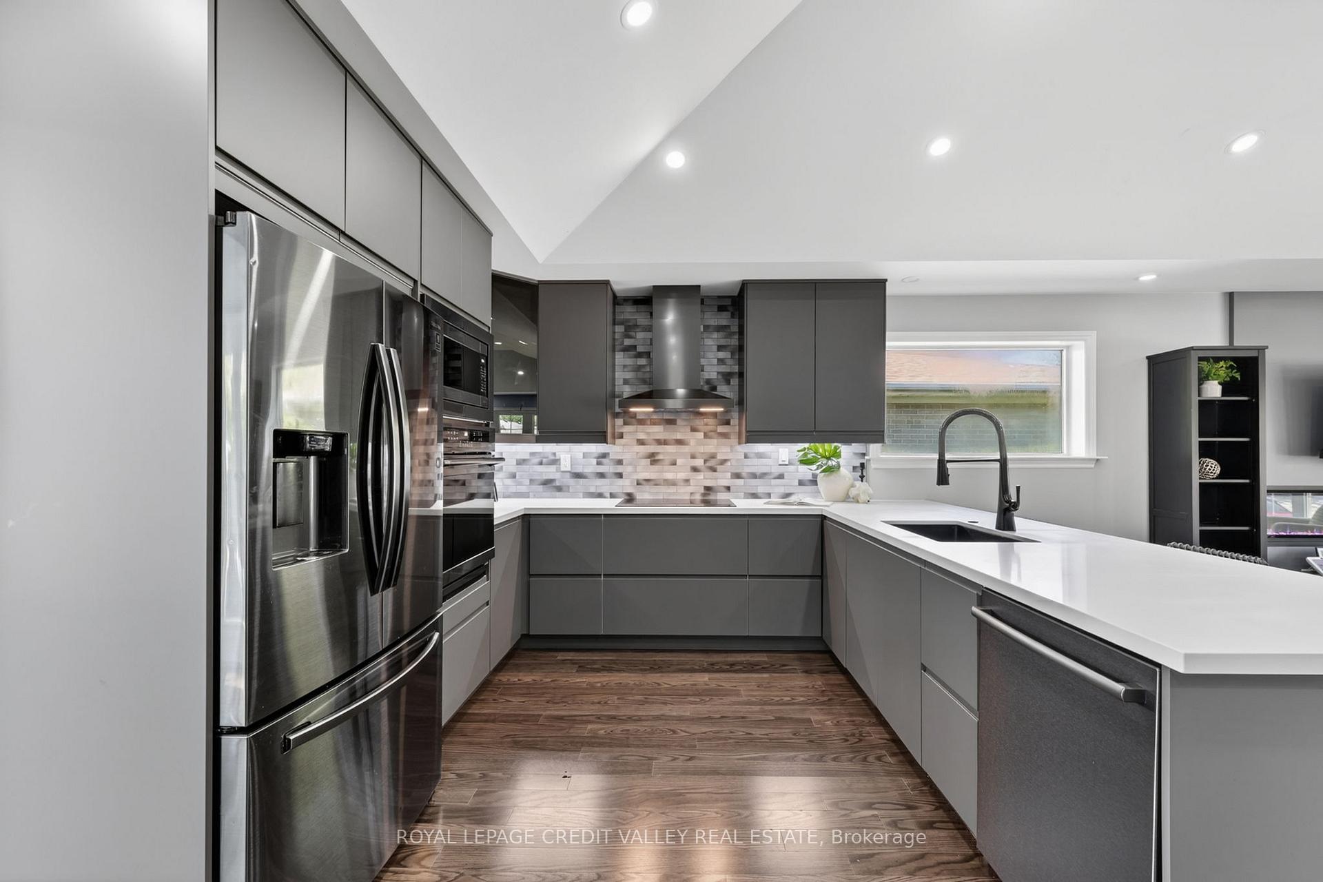 Photo 12 of 46 Duncan Bull Drive, Brampton, Brampton East — HOMEH