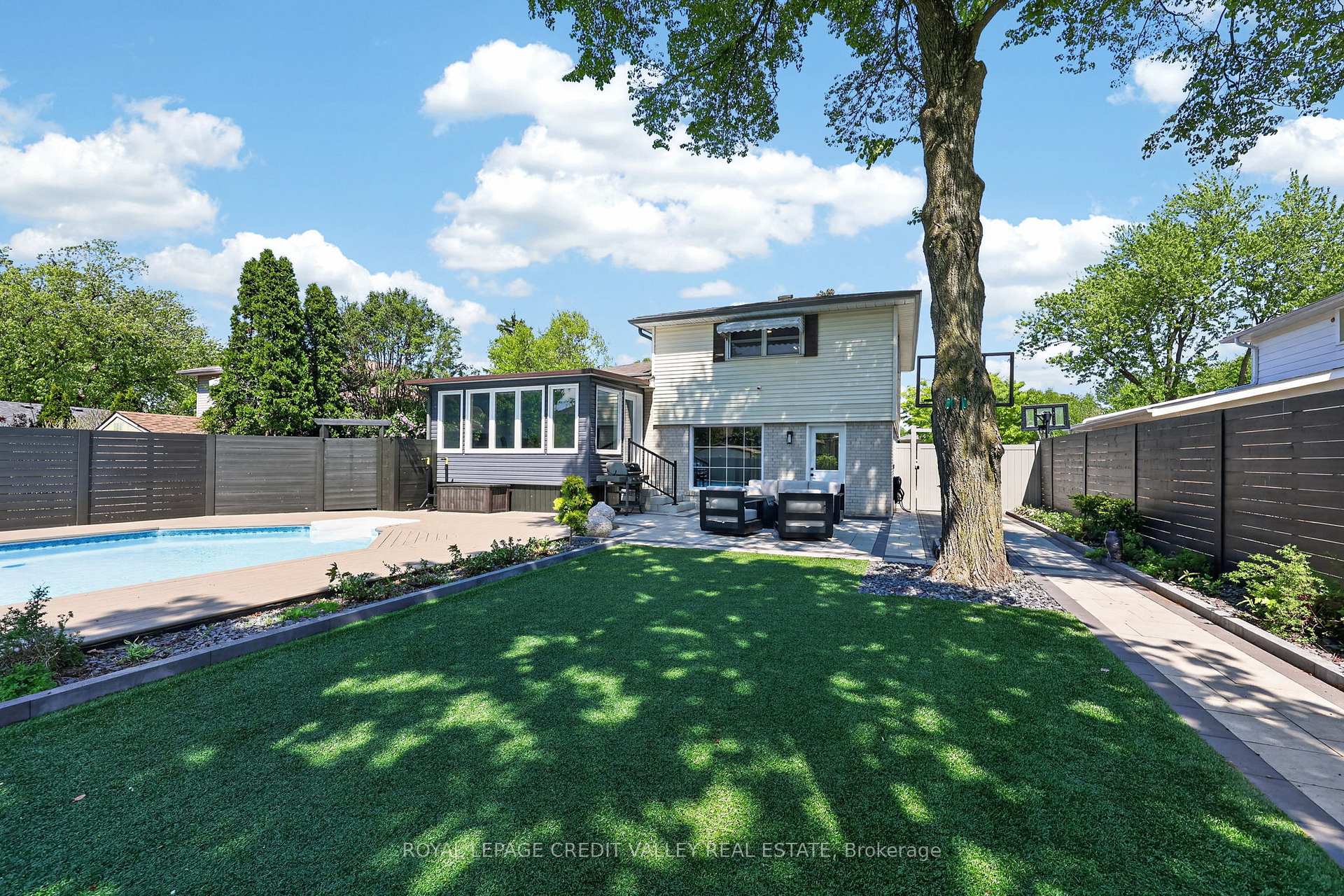 Photo 47 of 46 Duncan Bull Drive, Brampton, Brampton East — HOMEH
