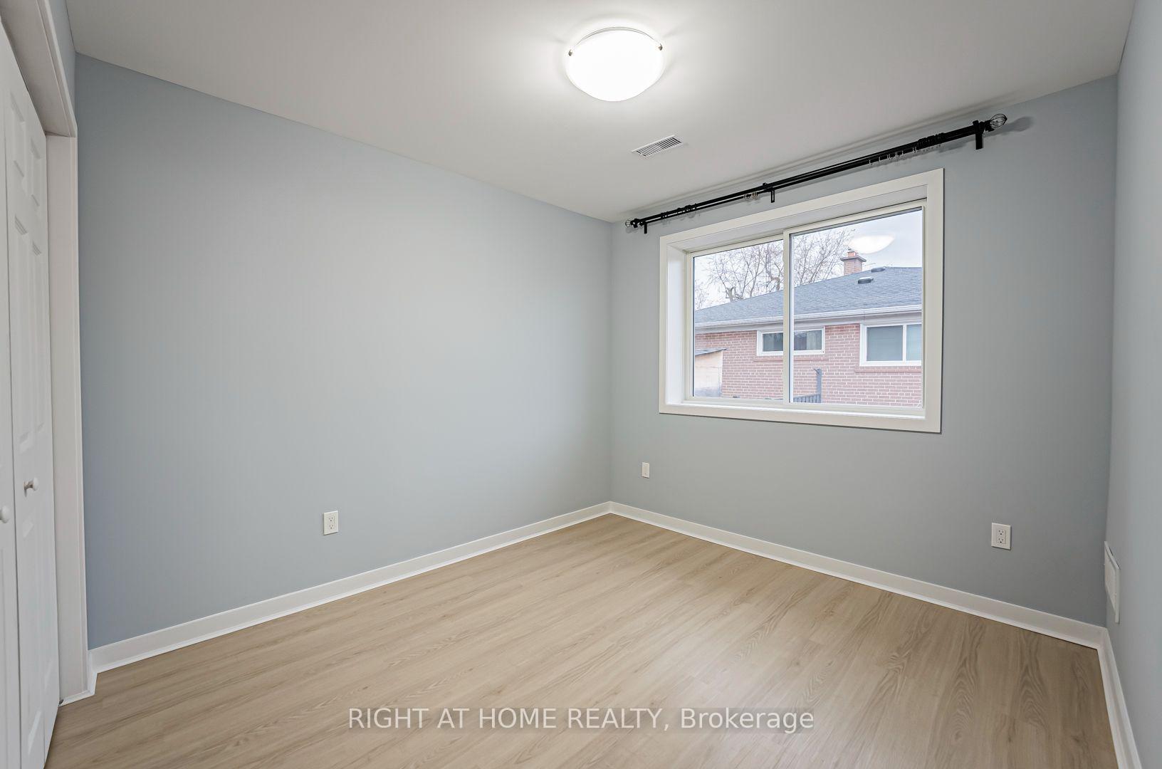 Photo 5 of Unit MAIN, 250 Beechy Drive, Richmond Hill, Crosby — HOMEH