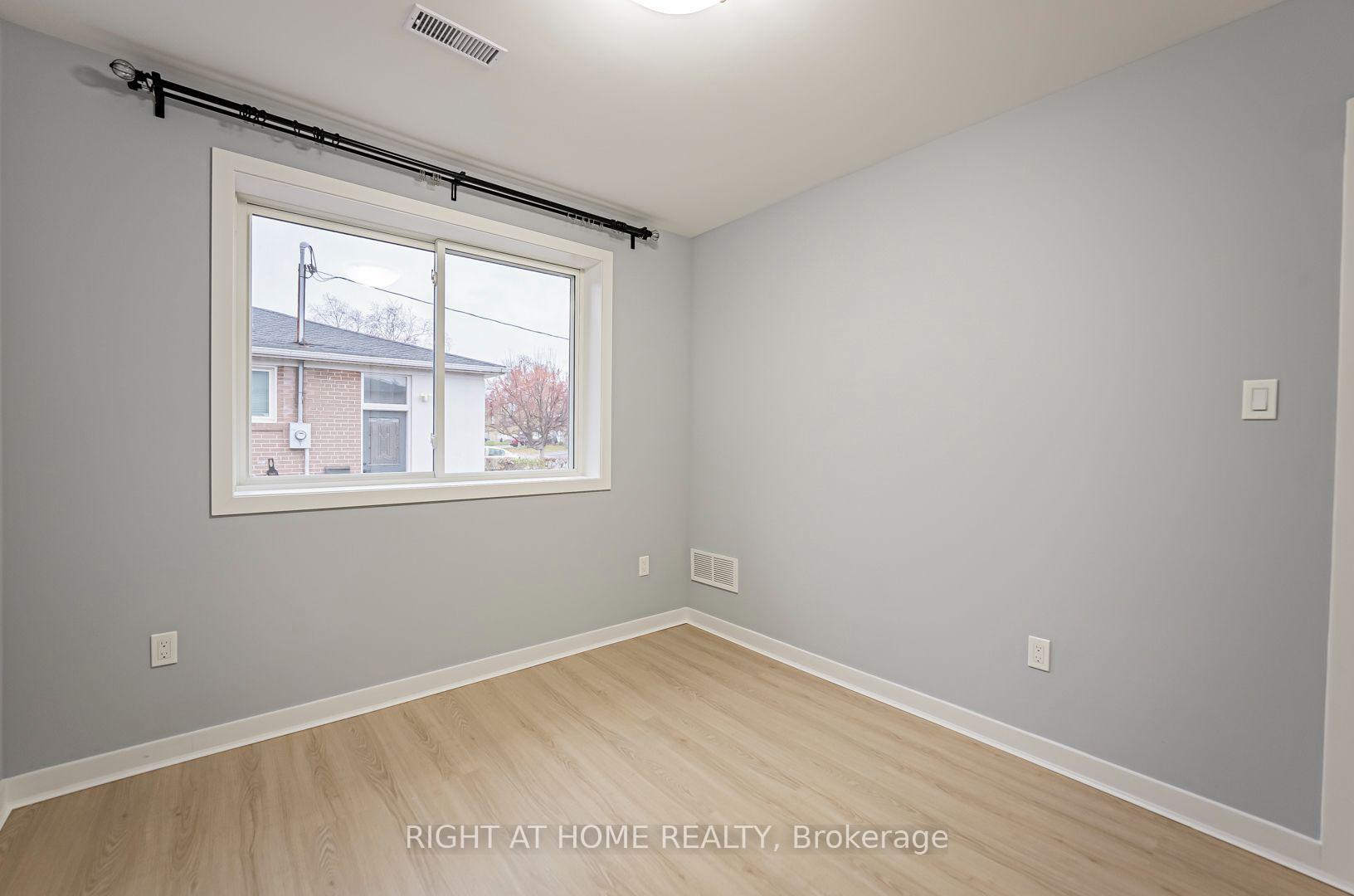 Photo 6 of Unit MAIN, 250 Beechy Drive, Richmond Hill, Crosby — HOMEH