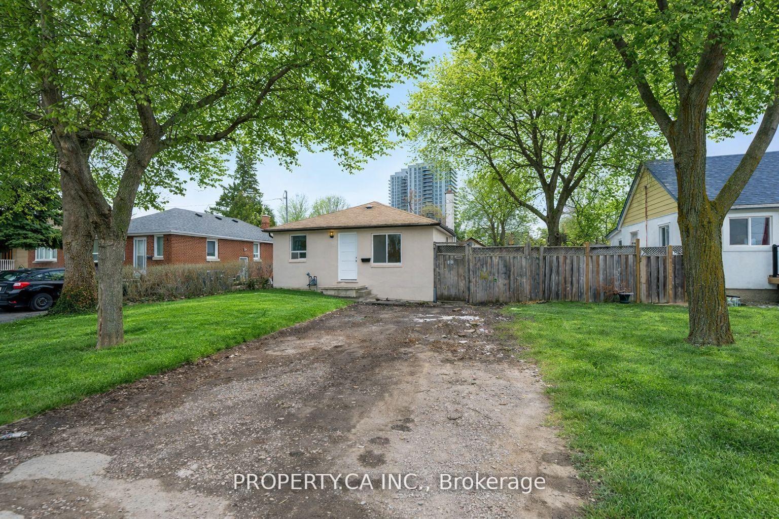 Photo 2 of 46 McMurchy Avenue N, Brampton, Downtown Brampton — HOMEH
