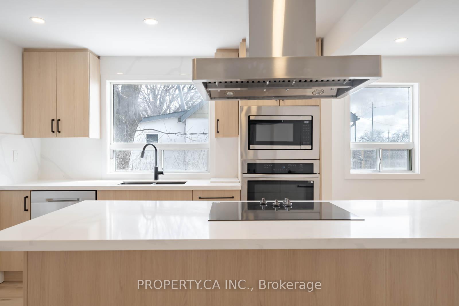 Photo 5 of 46 McMurchy Avenue N, Brampton, Downtown Brampton — HOMEH
