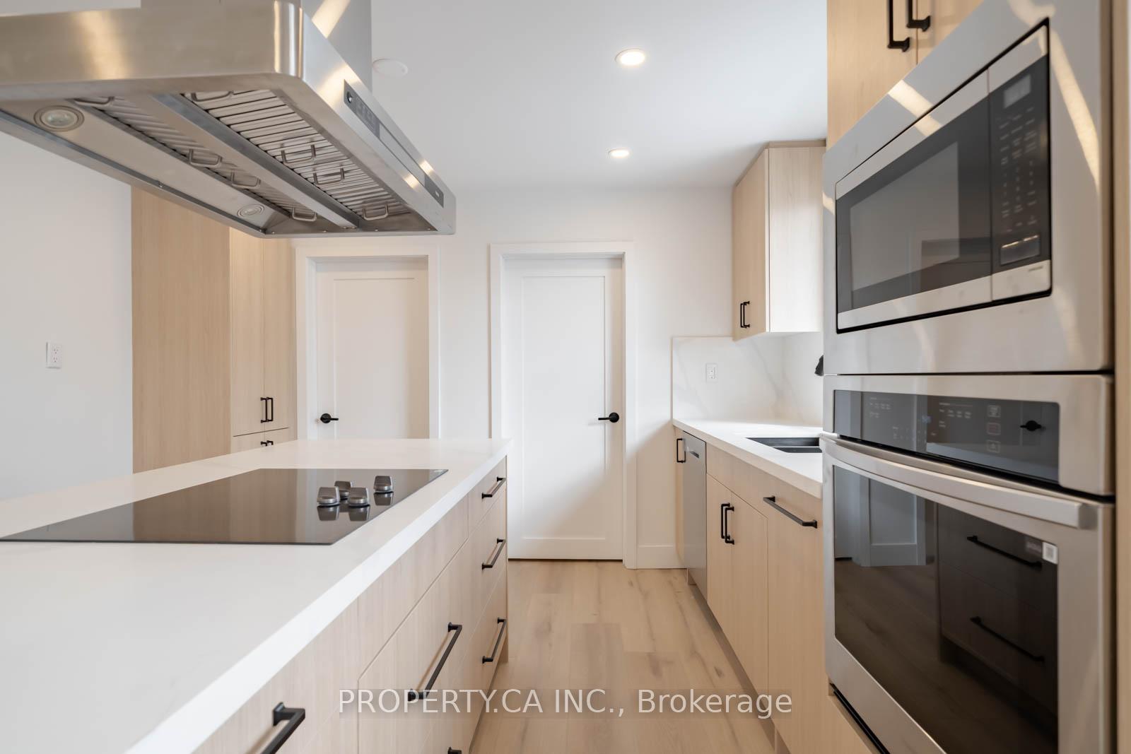Photo 6 of 46 McMurchy Avenue N, Brampton, Downtown Brampton — HOMEH