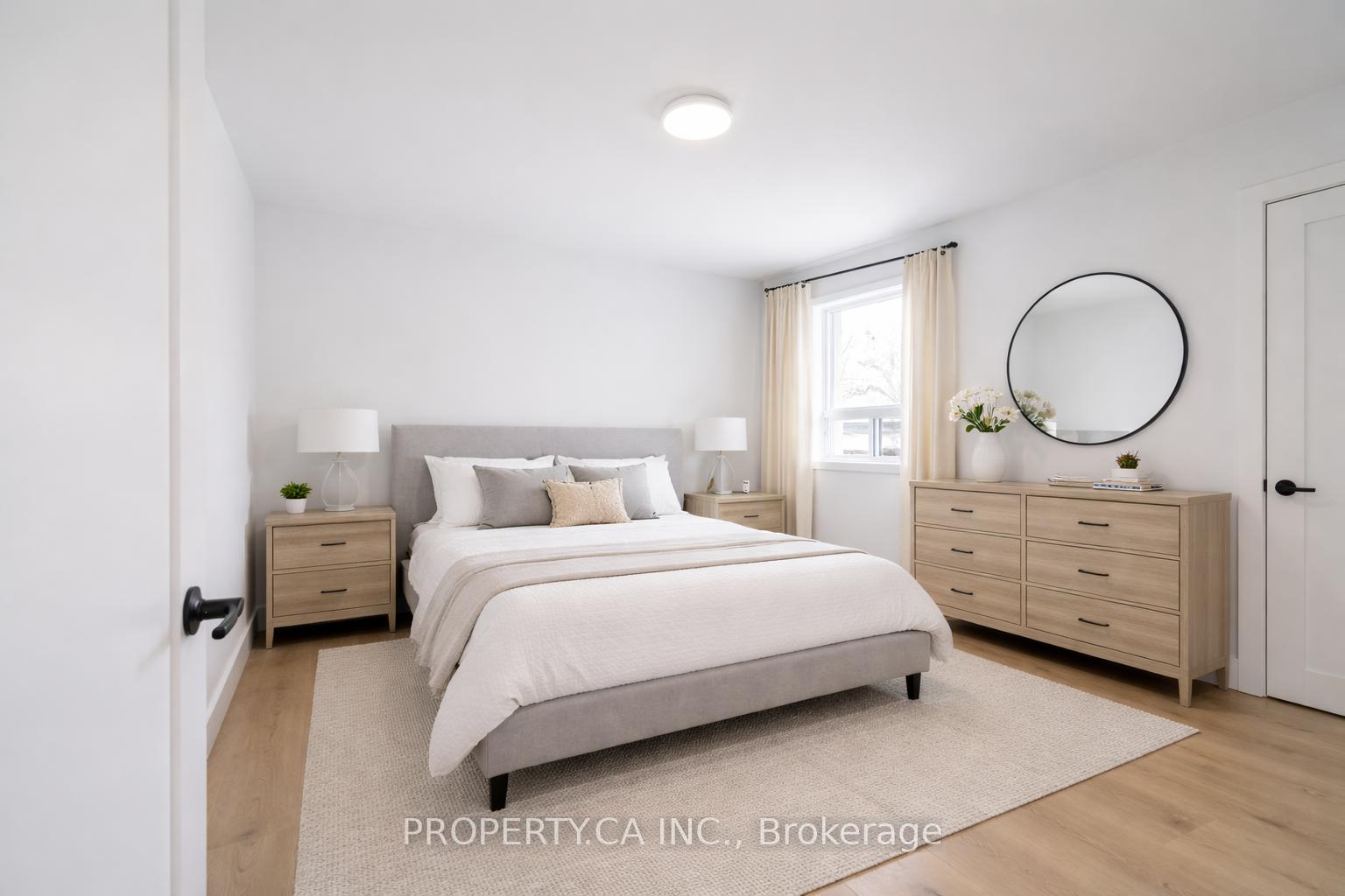 Photo 8 of 46 McMurchy Avenue N, Brampton, Downtown Brampton — HOMEH