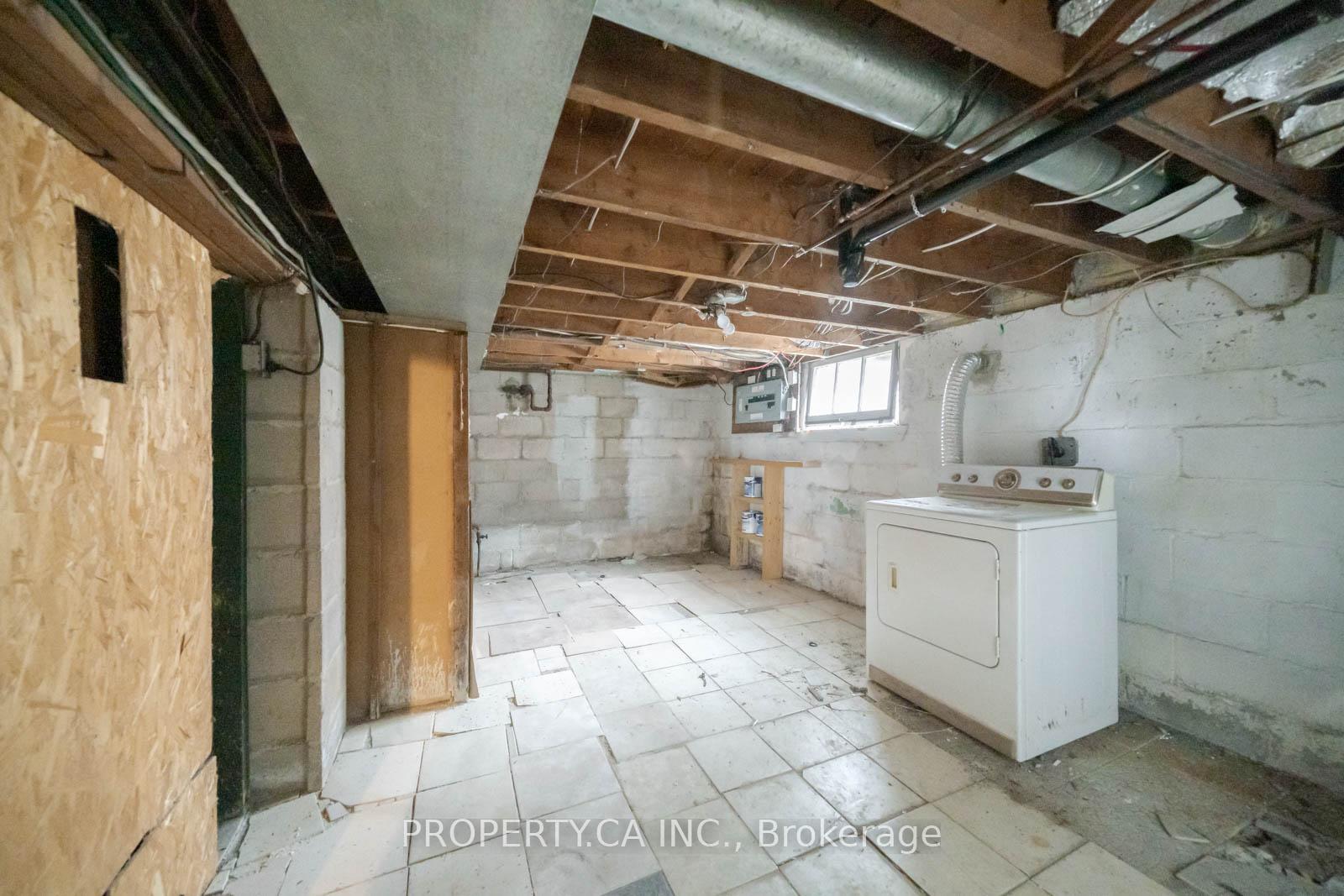 Photo 13 of 46 McMurchy Avenue N, Brampton, Downtown Brampton — HOMEH