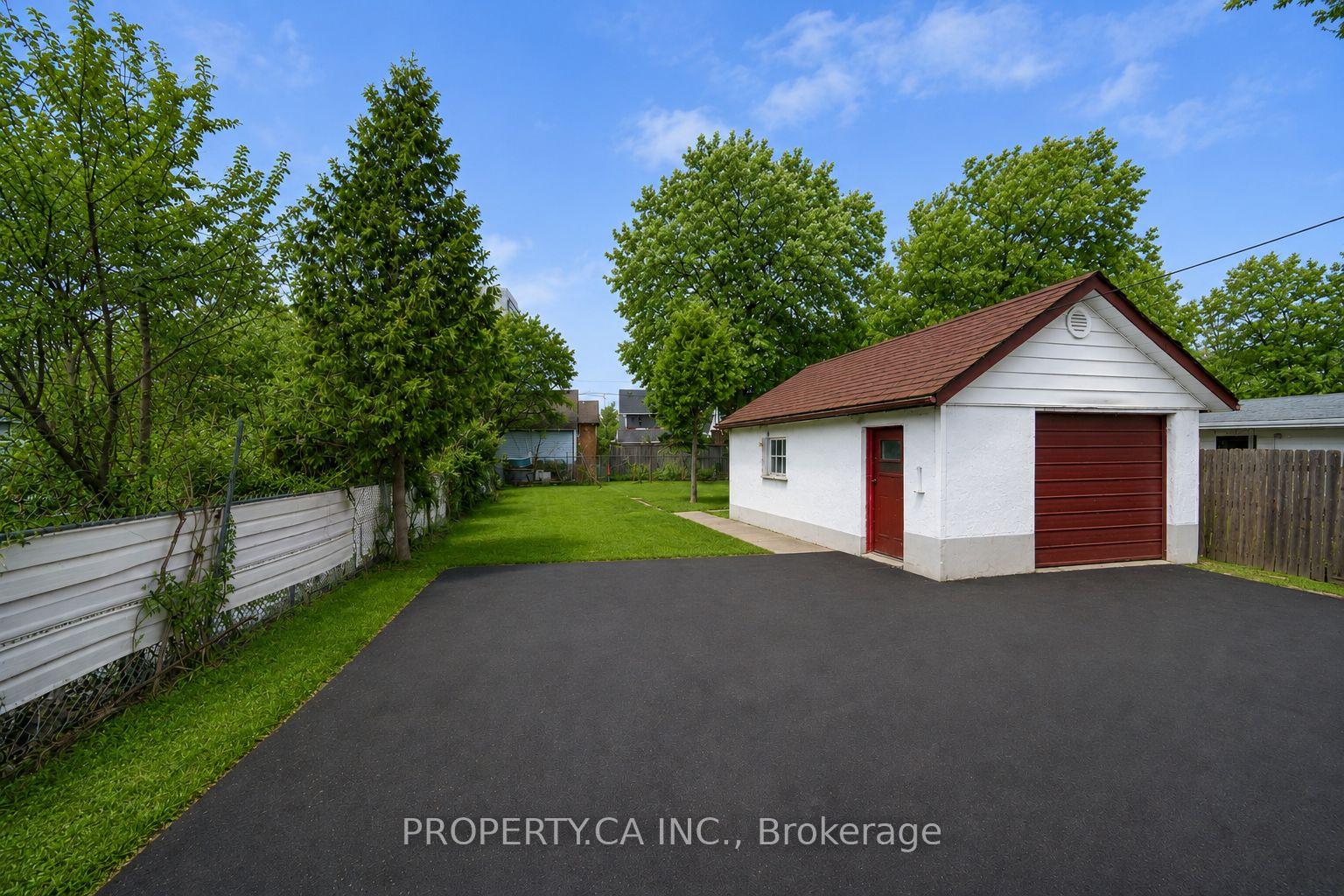 Photo 15 of 46 McMurchy Avenue N, Brampton, Downtown Brampton — HOMEH