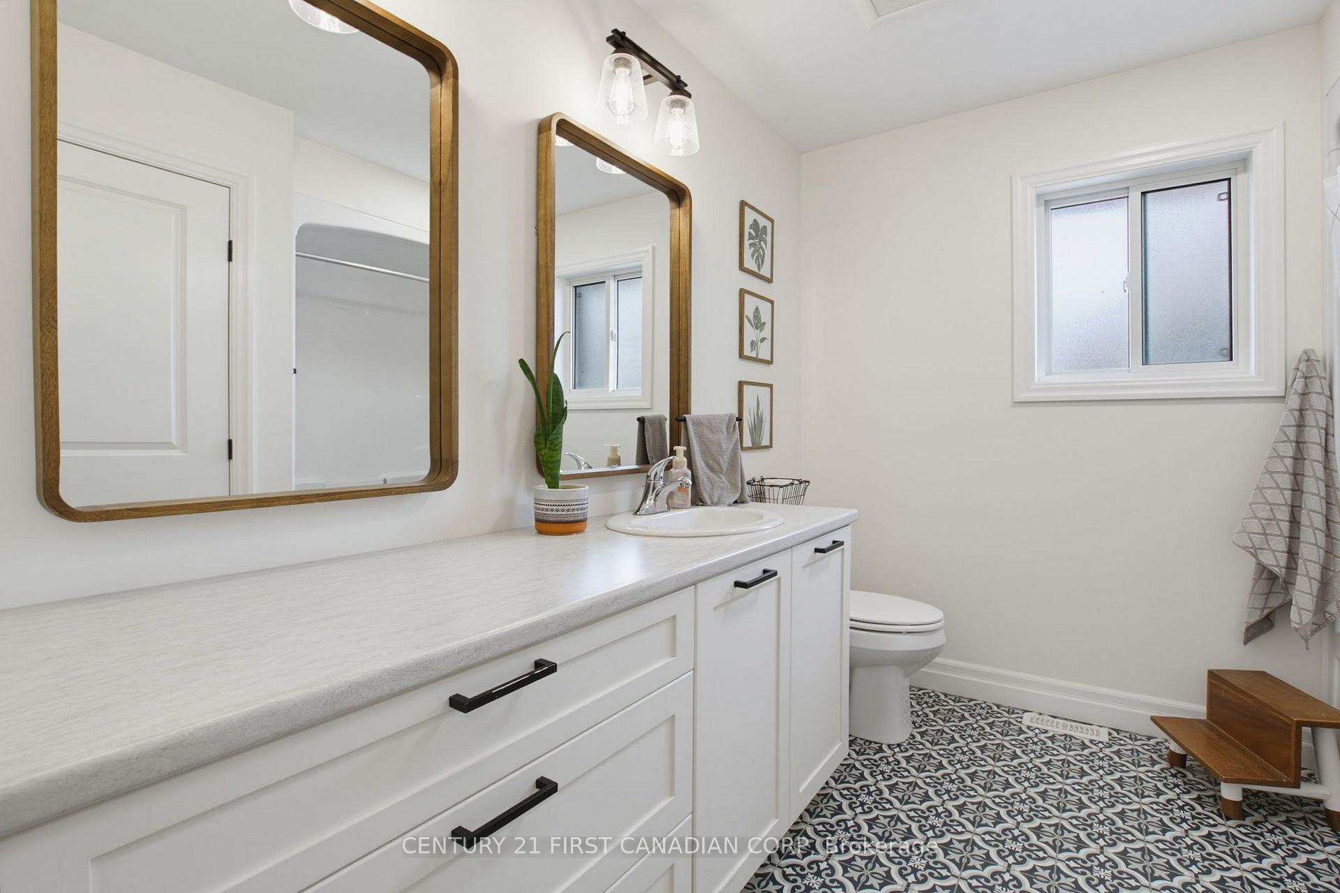 Photo 9 of 71 Renaissance Drive, St. Thomas — HOMEH