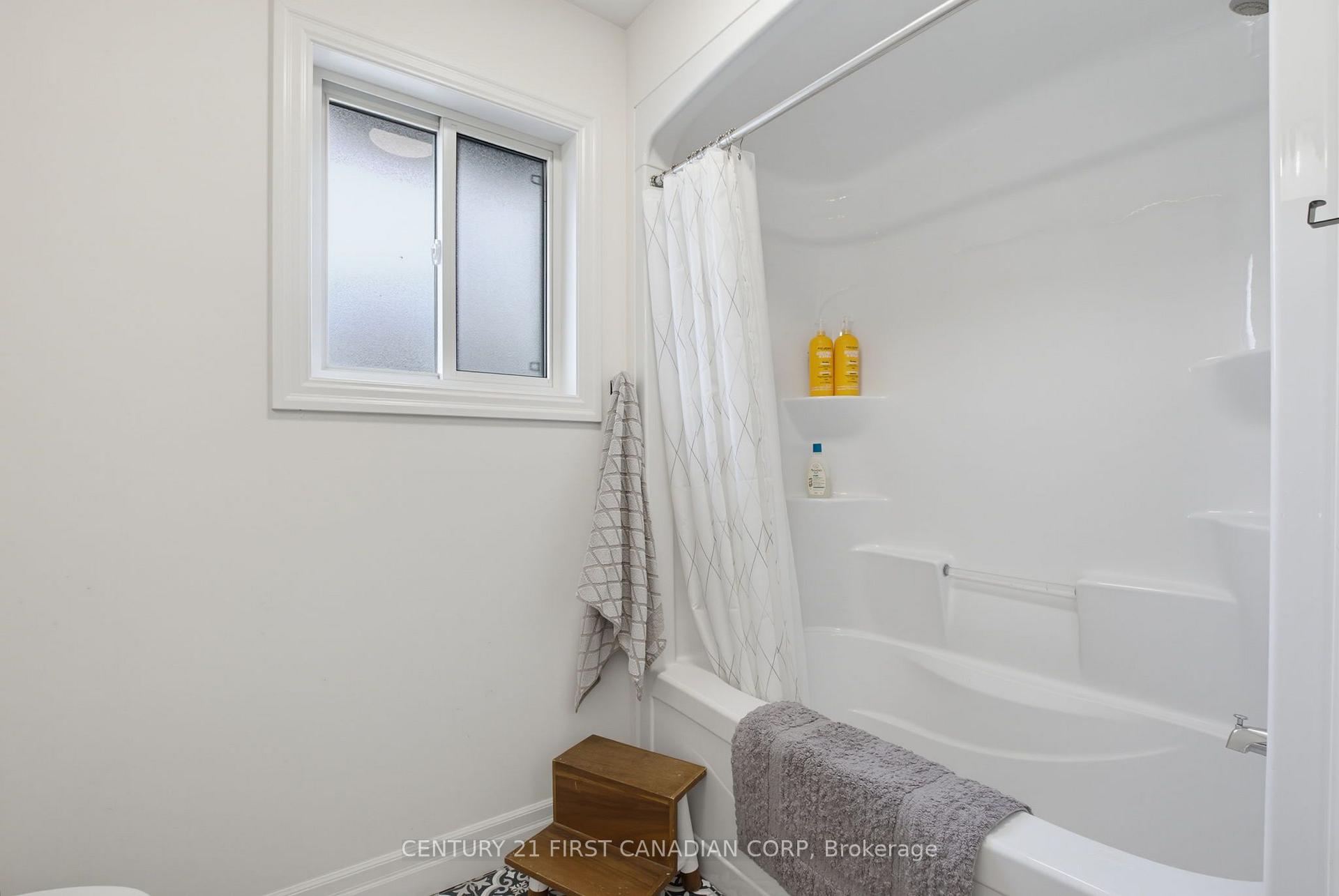 Photo 10 of 71 Renaissance Drive, St. Thomas — HOMEH