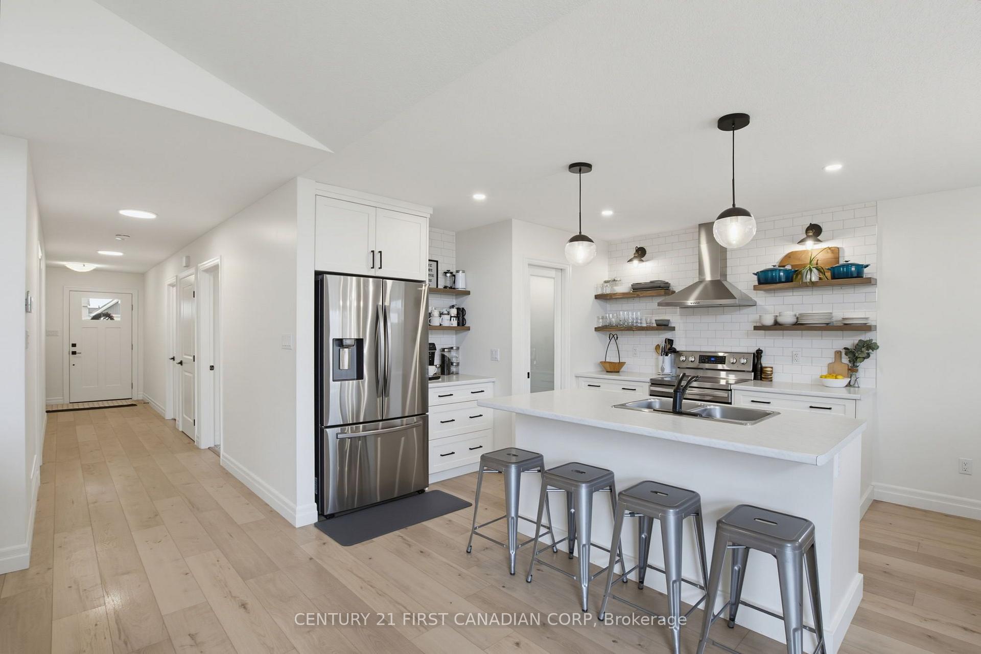 Photo 15 of 71 Renaissance Drive, St. Thomas — HOMEH