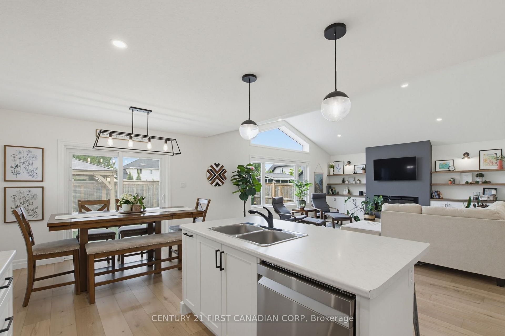 Photo 19 of 71 Renaissance Drive, St. Thomas — HOMEH