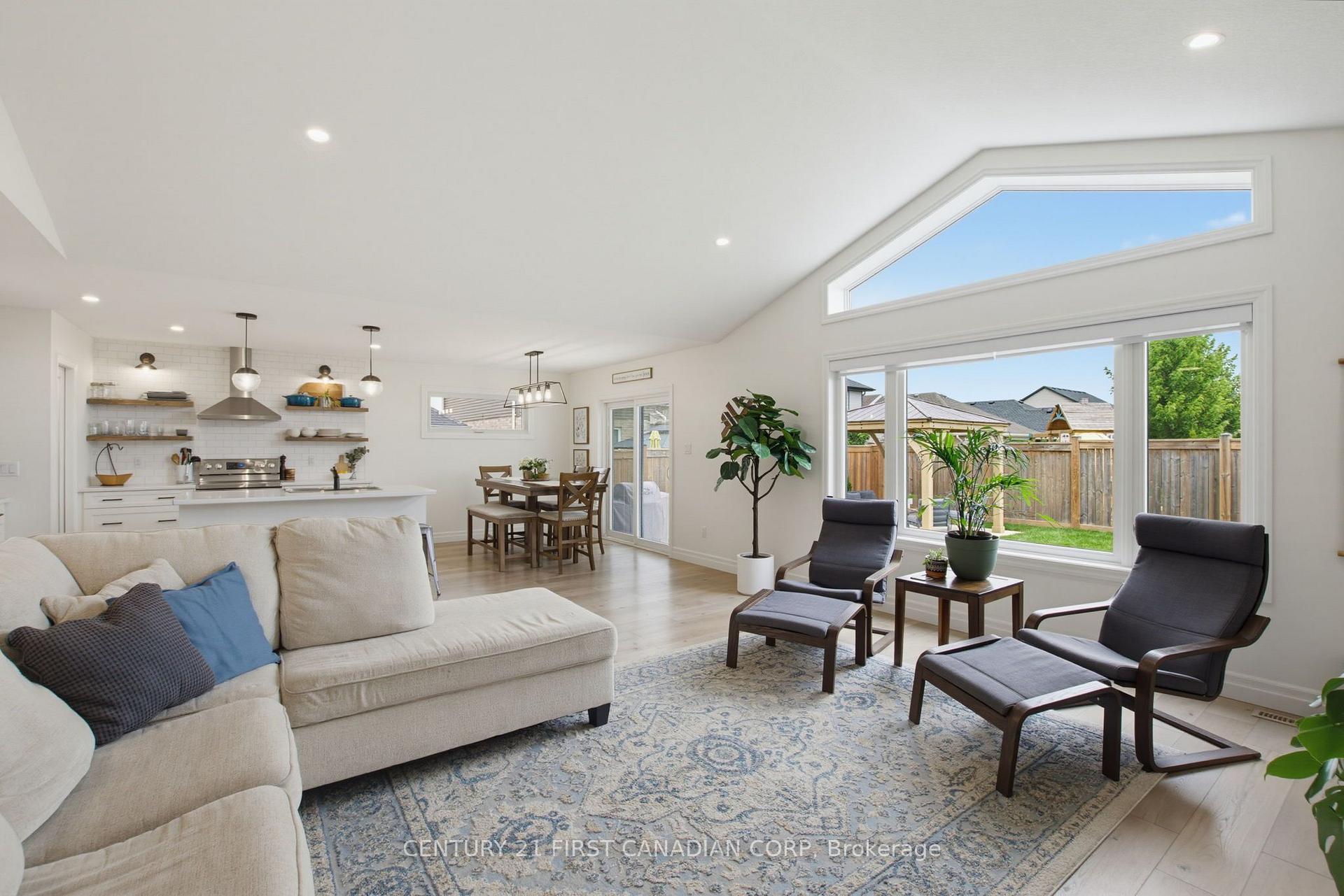 Photo 20 of 71 Renaissance Drive, St. Thomas — HOMEH